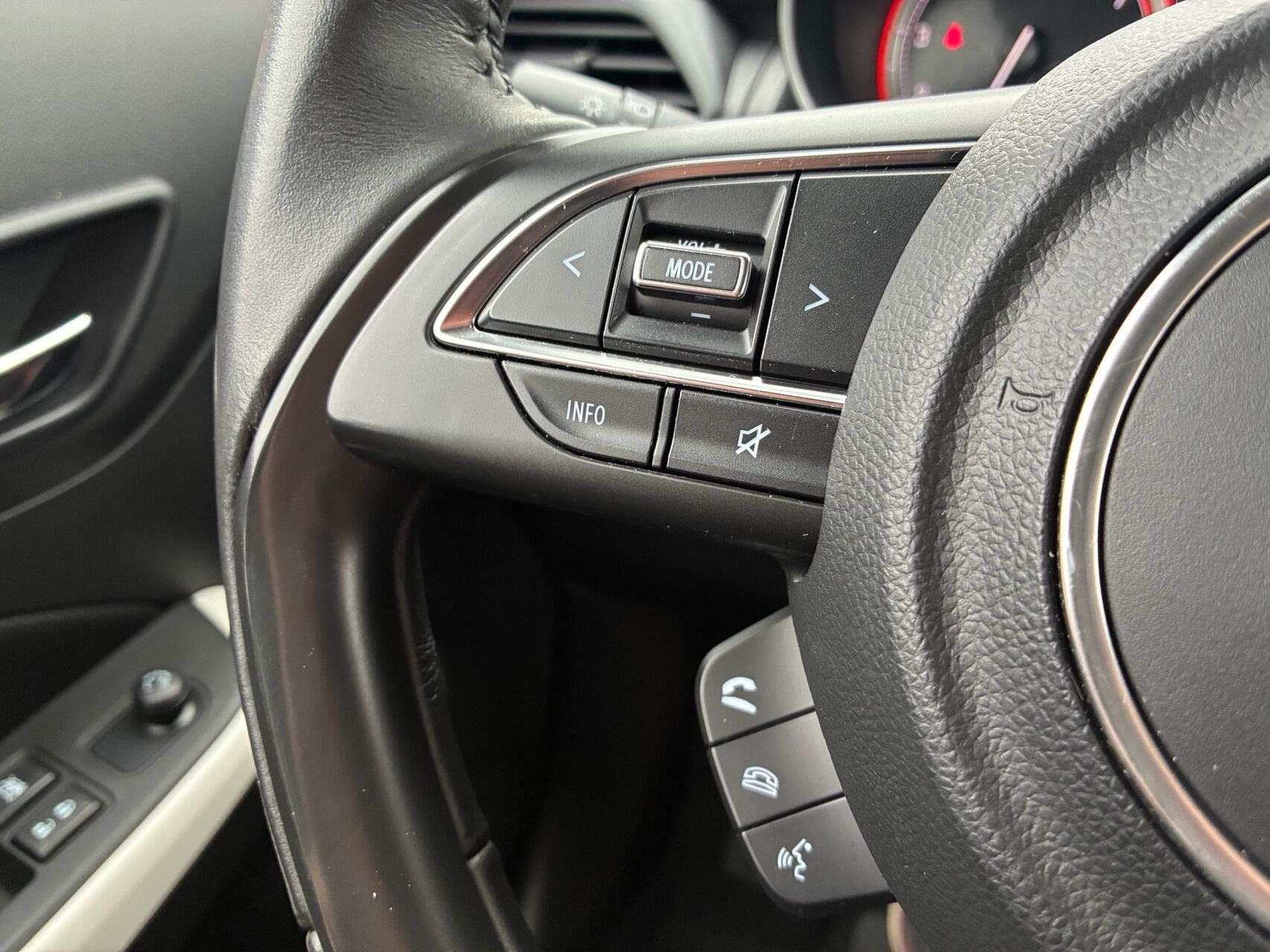 Billede af Suzuki Swift 1,2 Dualjet  Mild hybrid Action AEB 83HK 5d