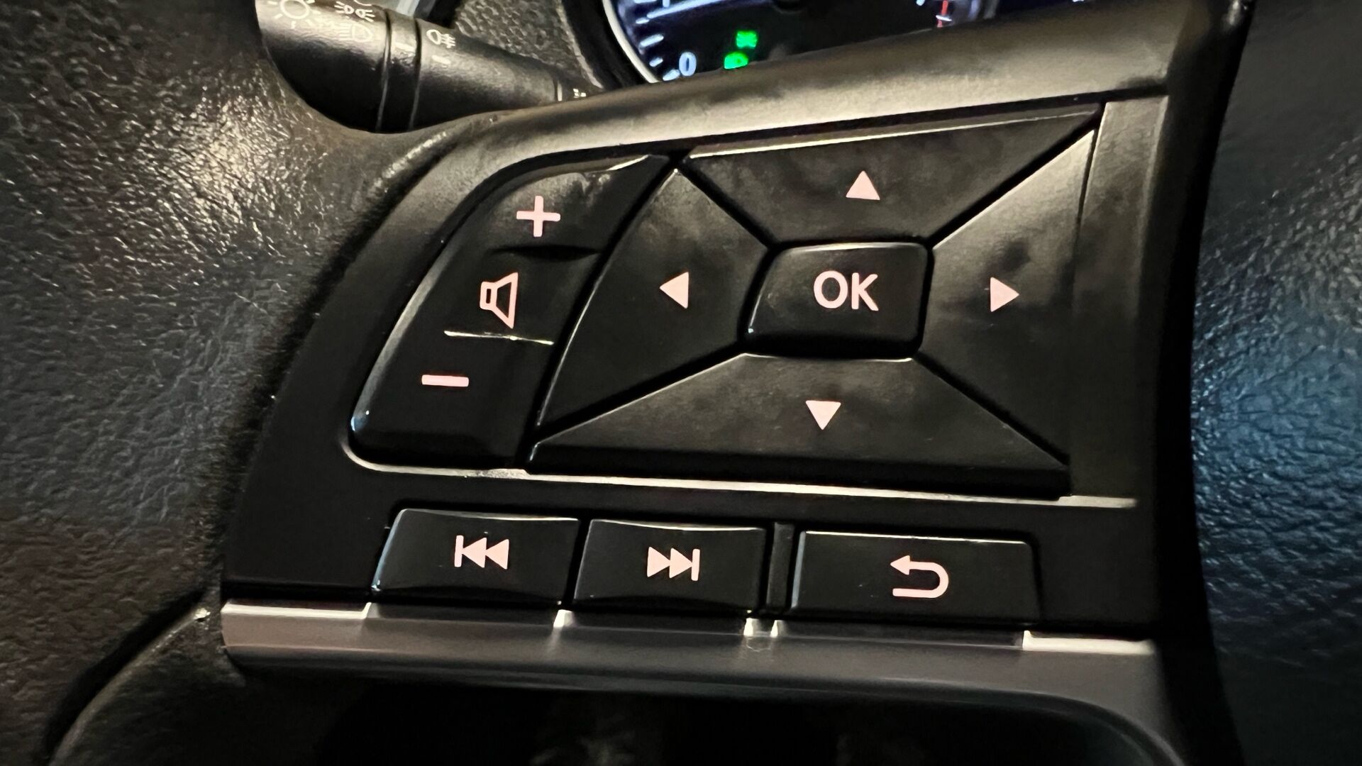 Billede af Nissan Qashqai 1,2 Dig-T Visia X-Tronic 115HK 5d 6g Aut.