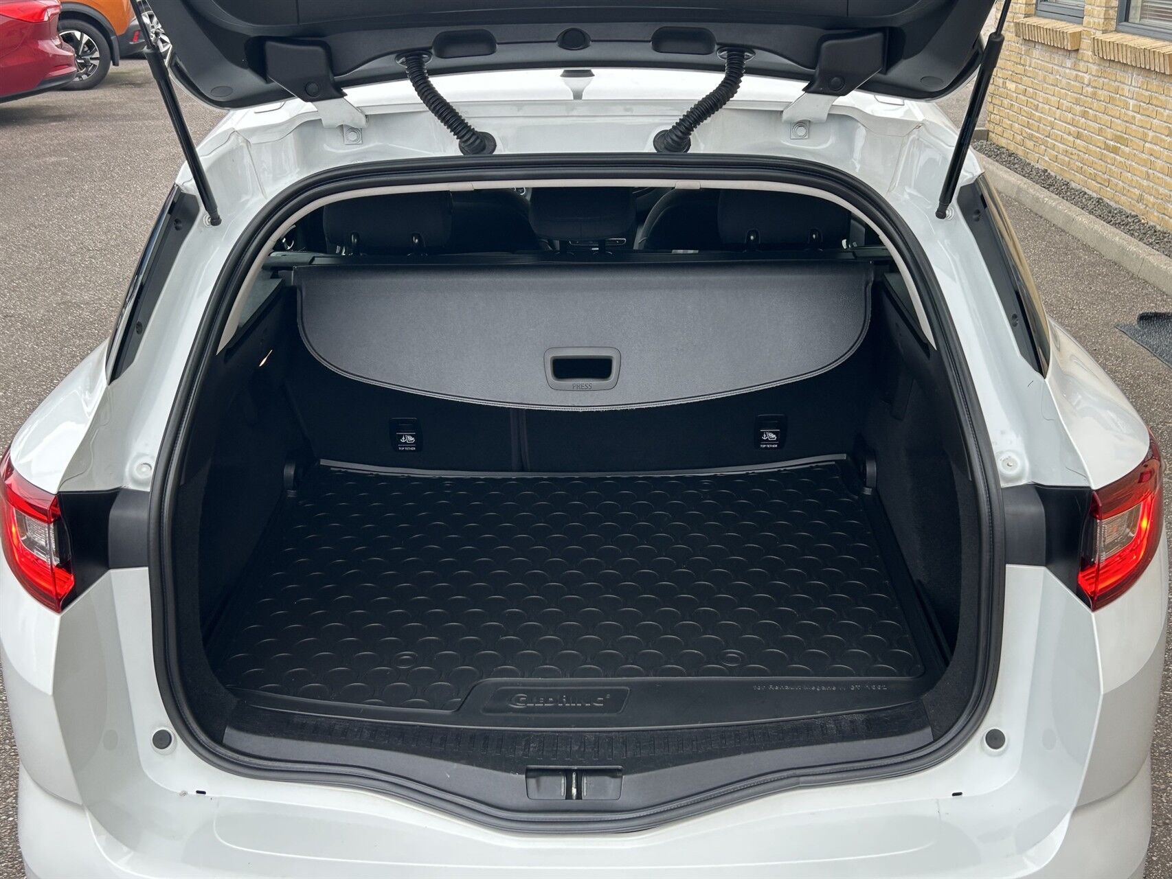Billede af Renault Mégane Sport Tourer 1,3 TCE GPF Zen EDC 140HK Stc 7g Aut.
