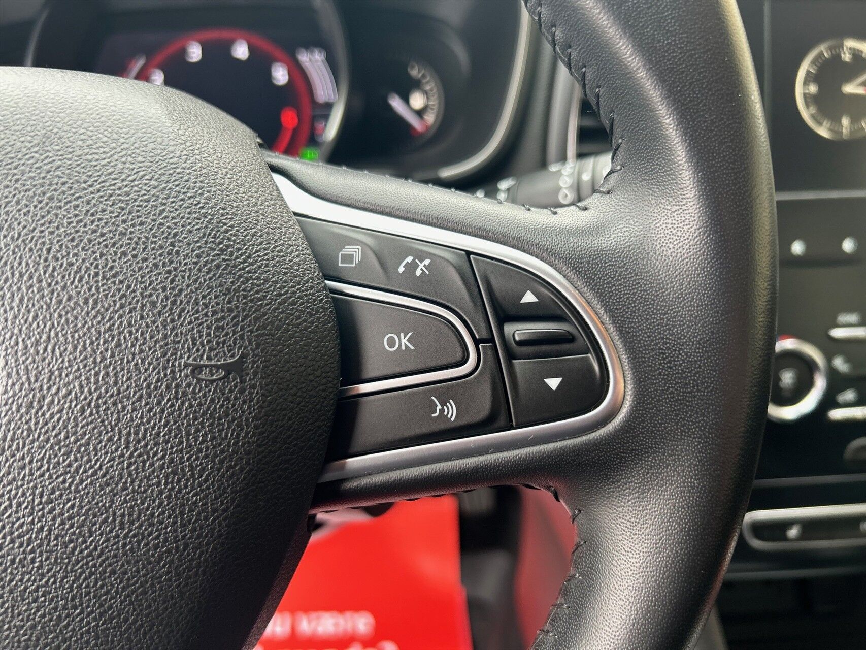 Billede af Renault Mégane Sport Tourer 1,3 TCE GPF Zen EDC 140HK Stc 7g Aut.