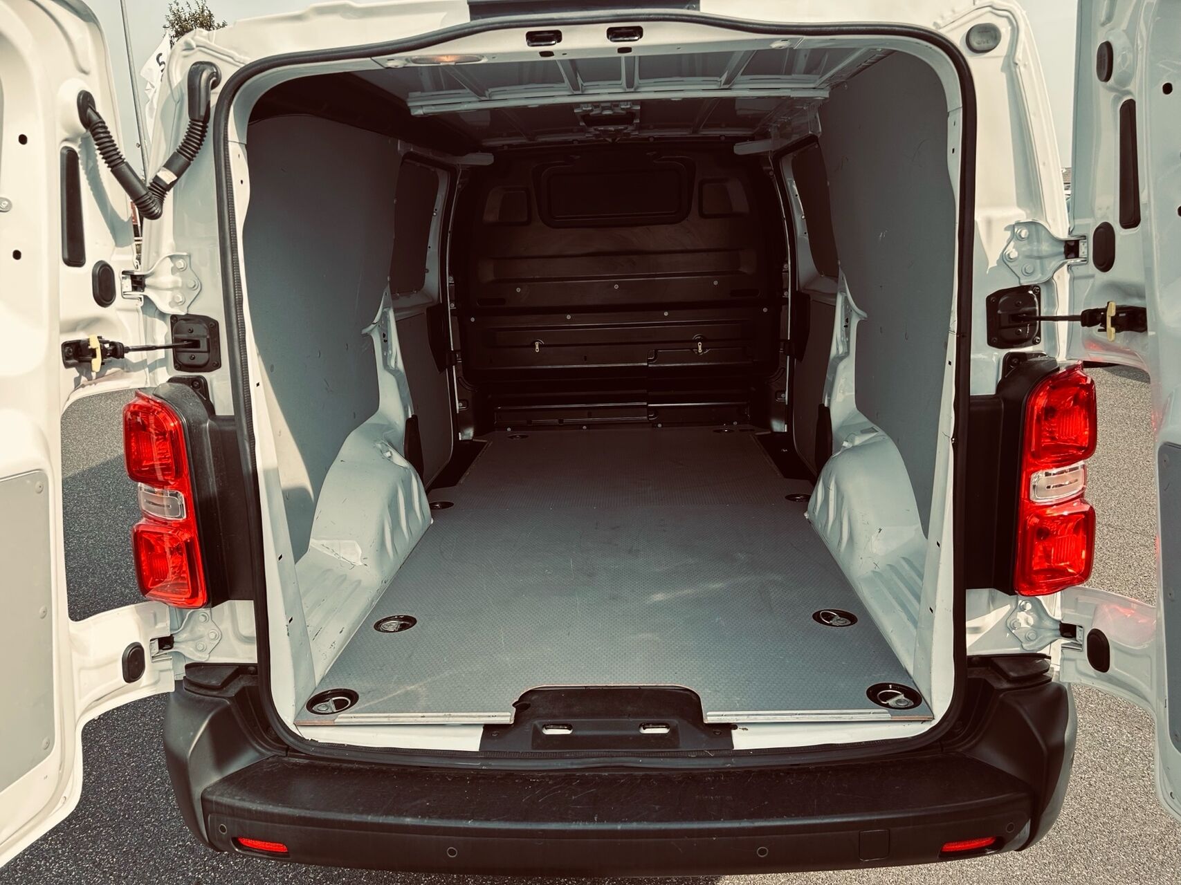 Billede af Opel Vivaro L3V2 2,0 BlueHDi Enjoy+ 145HK Van 6g