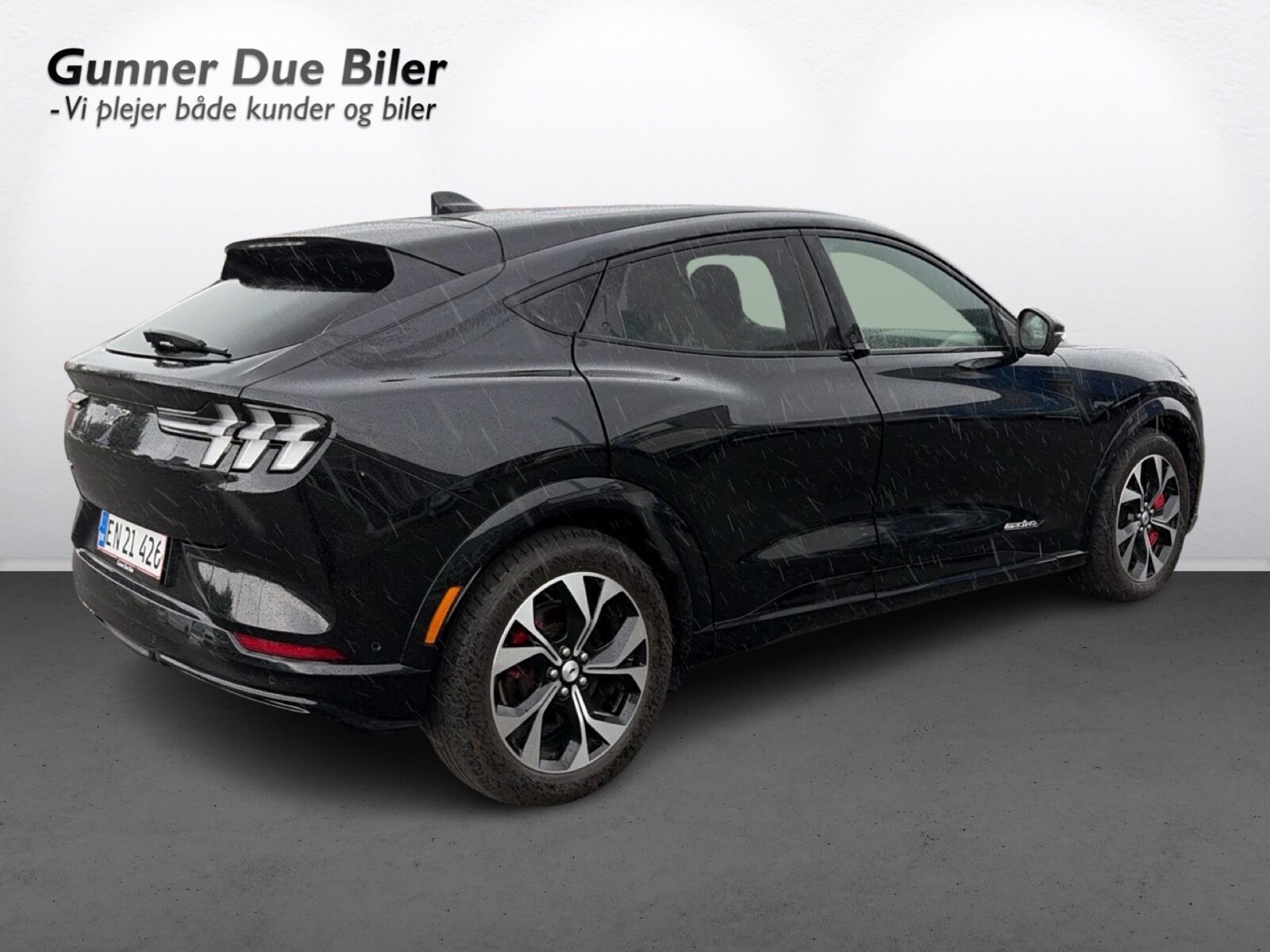 Billede af Ford Mustang Mach-E EL UR Premium AWD 351HK 5d Aut.