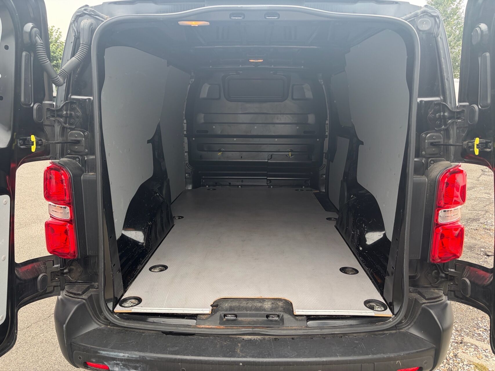 Billede af Opel Vivaro L3V2 2,0 BlueHDi Enjoy+ AT8 145HK Van 8g Aut.