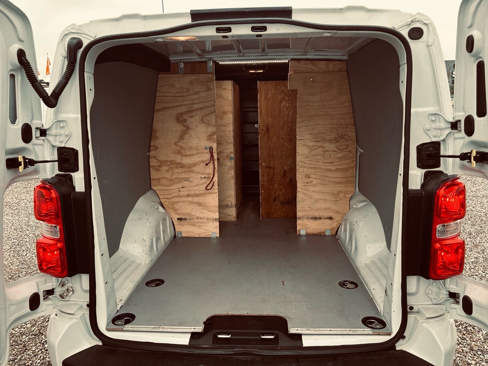 Billede af Opel Vivaro L3V2 2,0 BlueHDi Innovation+ AT8 180HK Van 8g Aut.