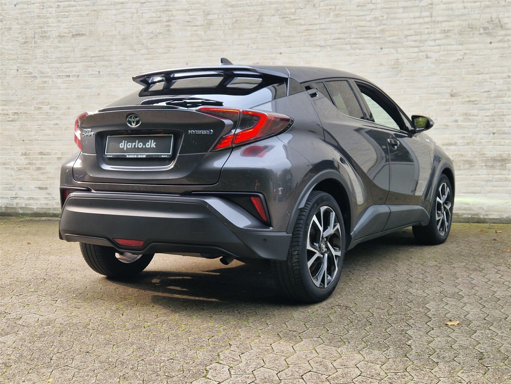 Billede af Toyota C-HR 1,8 Hybrid C-LUB Premium Selected Multidrive S 122HK 5d Aut.
