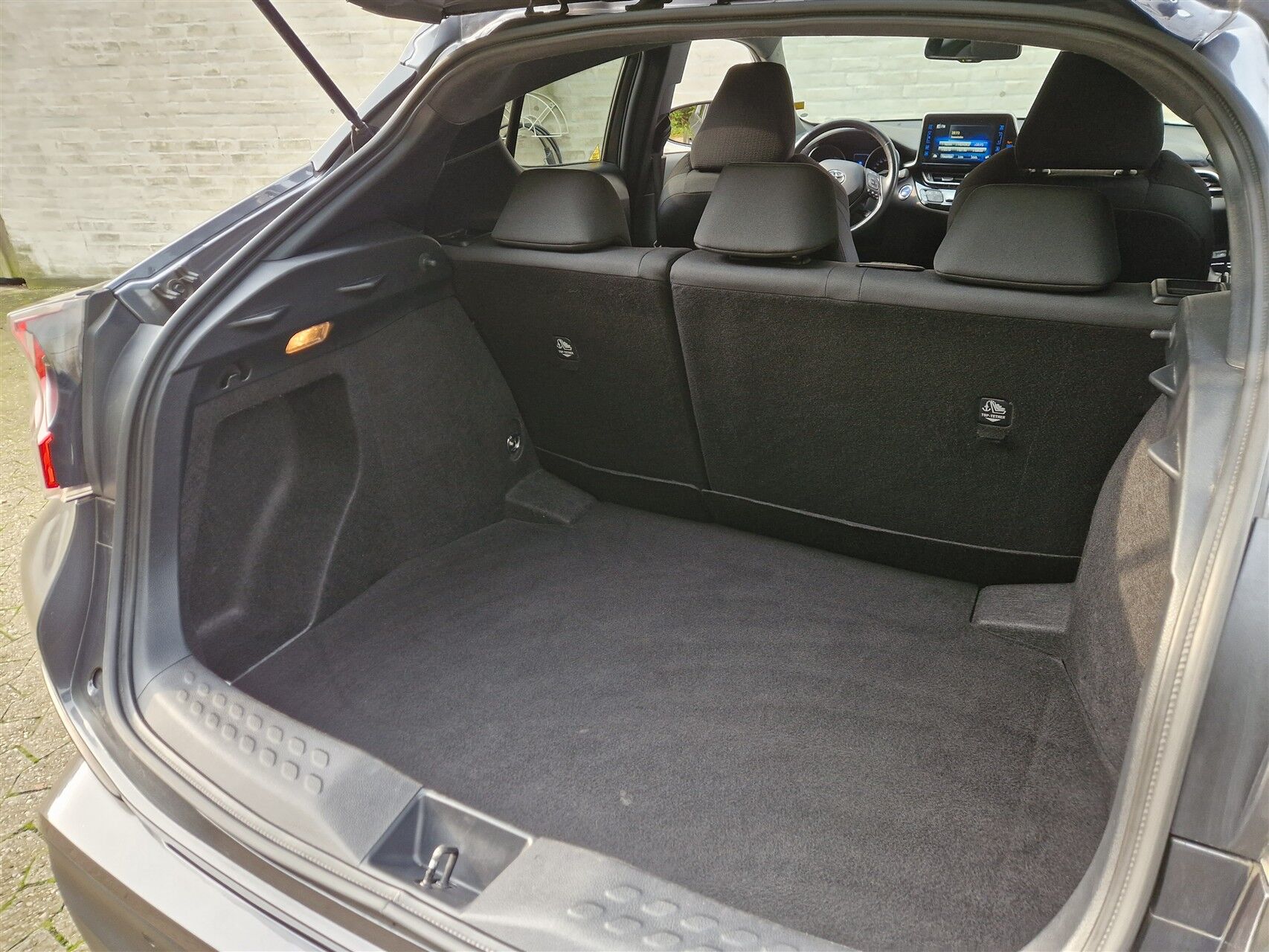 Billede af Toyota C-HR 1,8 Hybrid C-LUB Premium Selected Multidrive S 122HK 5d Aut.