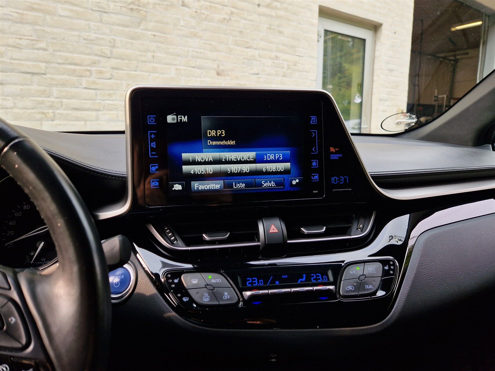 Billede af Toyota C-HR 1,8 Hybrid C-LUB Premium Selected Multidrive S 122HK 5d Aut.