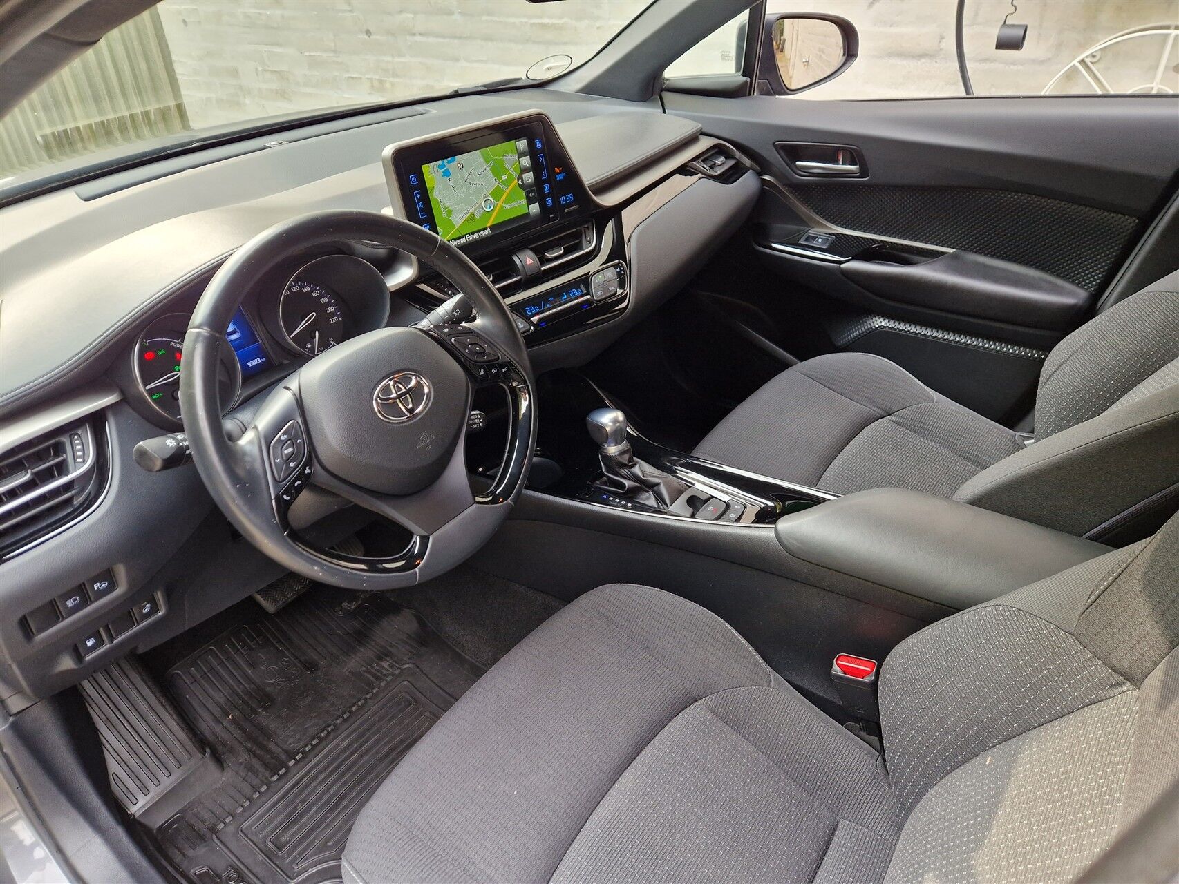 Billede af Toyota C-HR 1,8 Hybrid C-LUB Premium Selected Multidrive S 122HK 5d Aut.