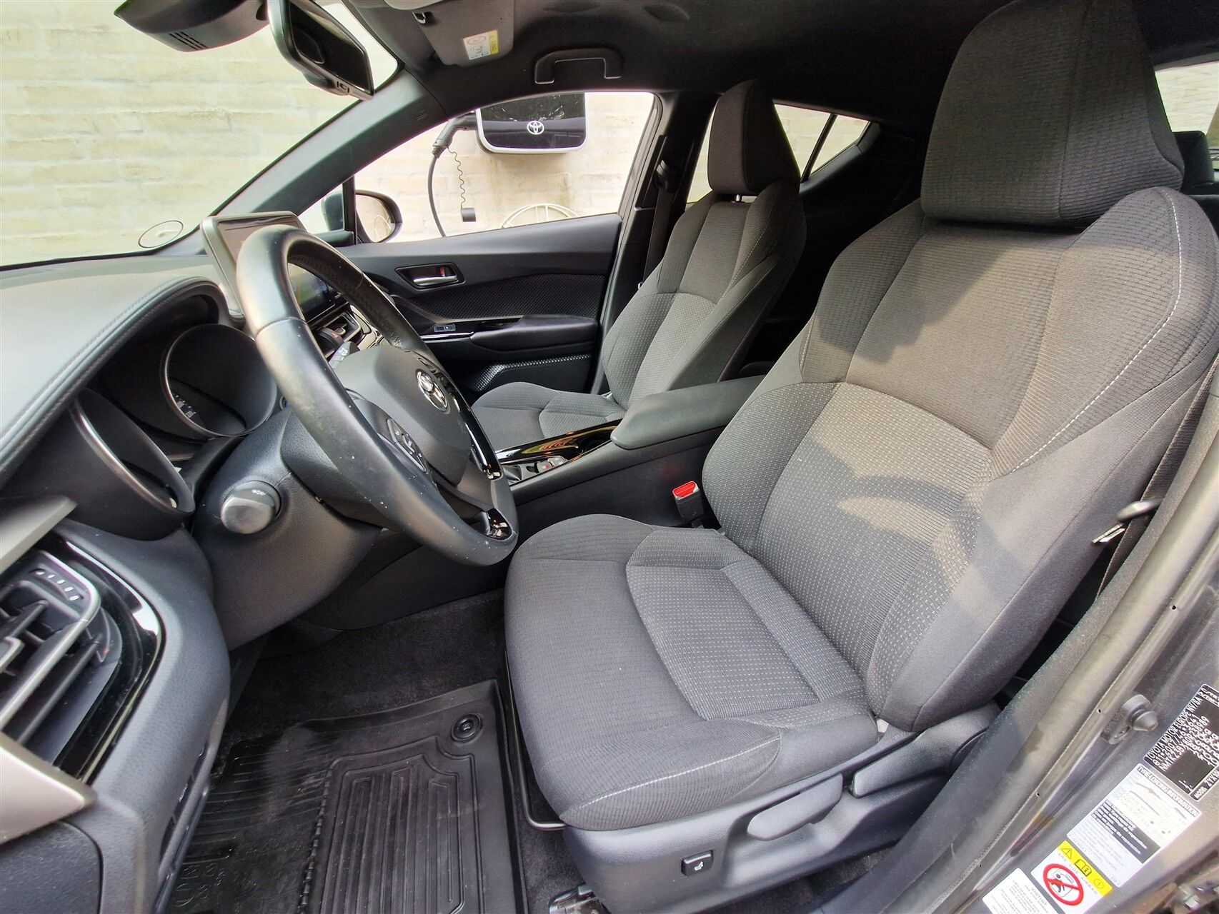 Billede af Toyota C-HR 1,8 Hybrid C-LUB Premium Selected Multidrive S 122HK 5d Aut.