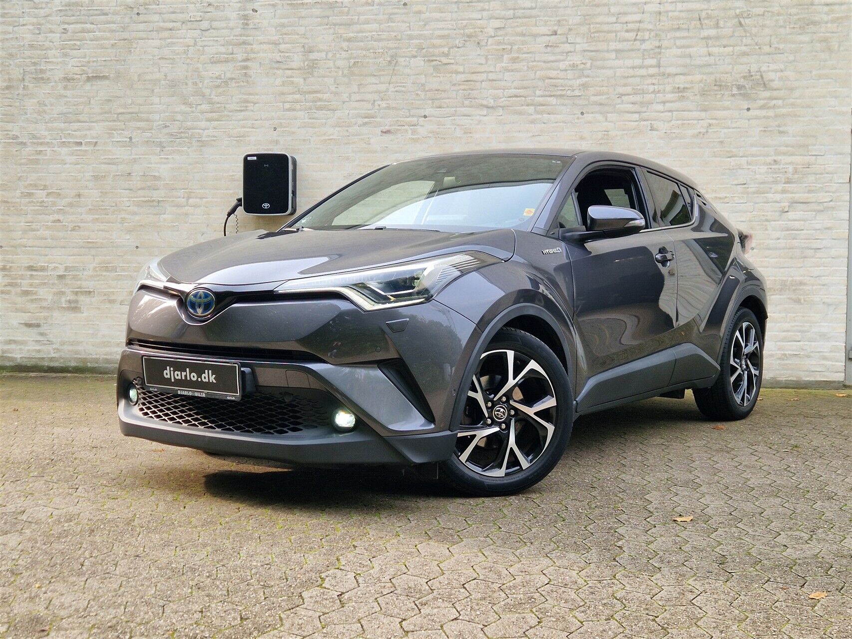 Billede af Toyota C-HR 1,8 Hybrid C-LUB Premium Selected Multidrive S 122HK 5d Aut.