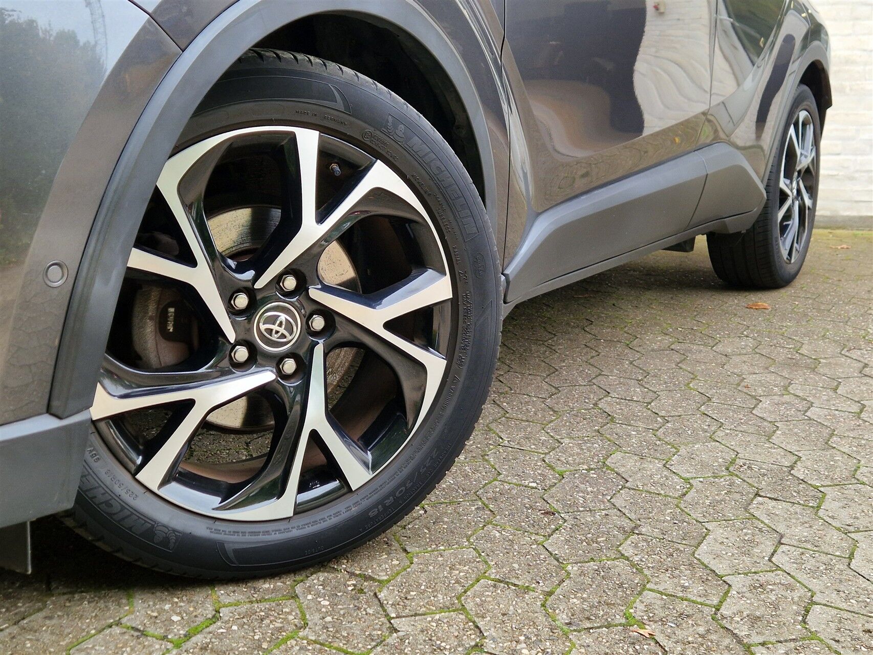 Billede af Toyota C-HR 1,8 Hybrid C-LUB Premium Selected Multidrive S 122HK 5d Aut.
