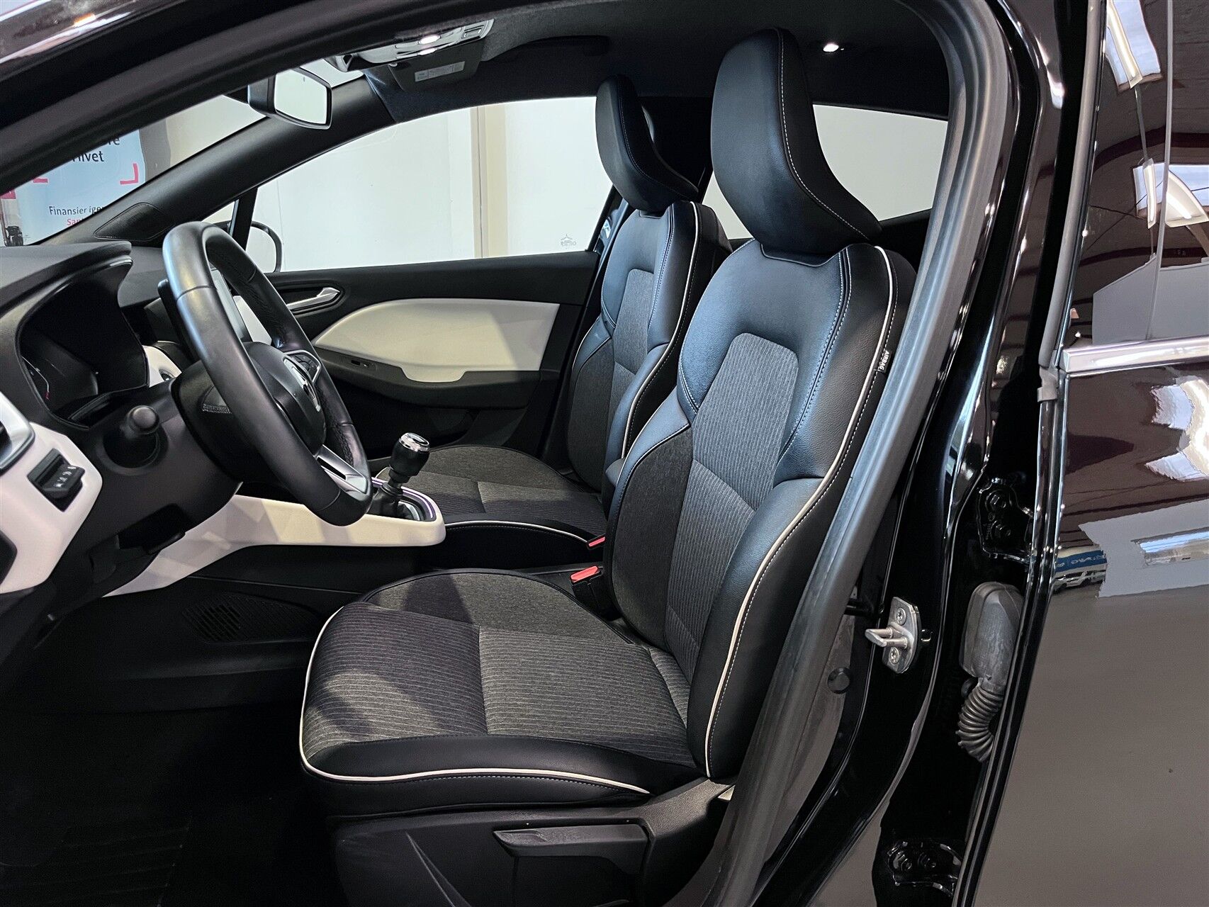 Billede af Renault Clio 1,0 TCE Techno 90HK 5d 6g