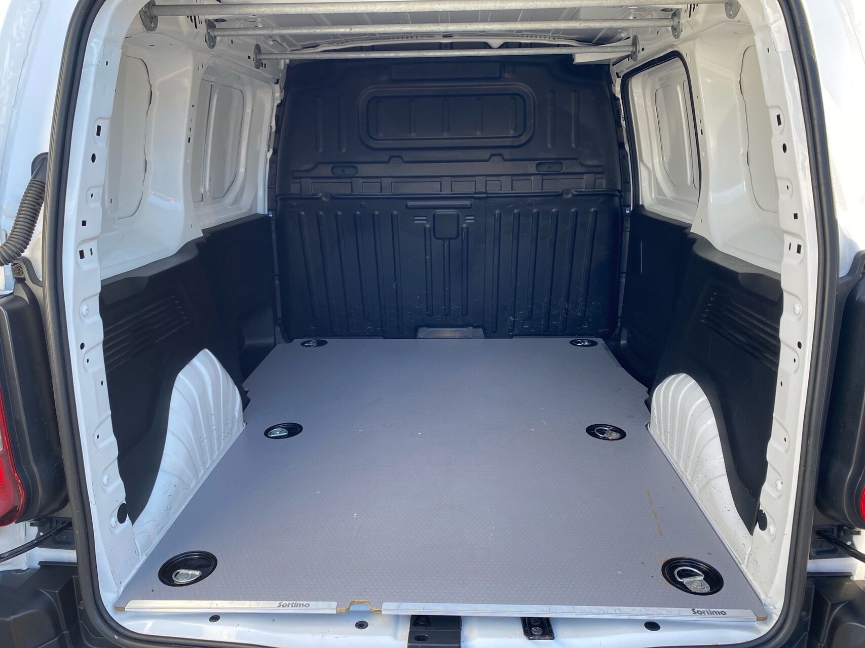 Billede af Opel Combo L1V1 1,5 D Essentia 75HK Van