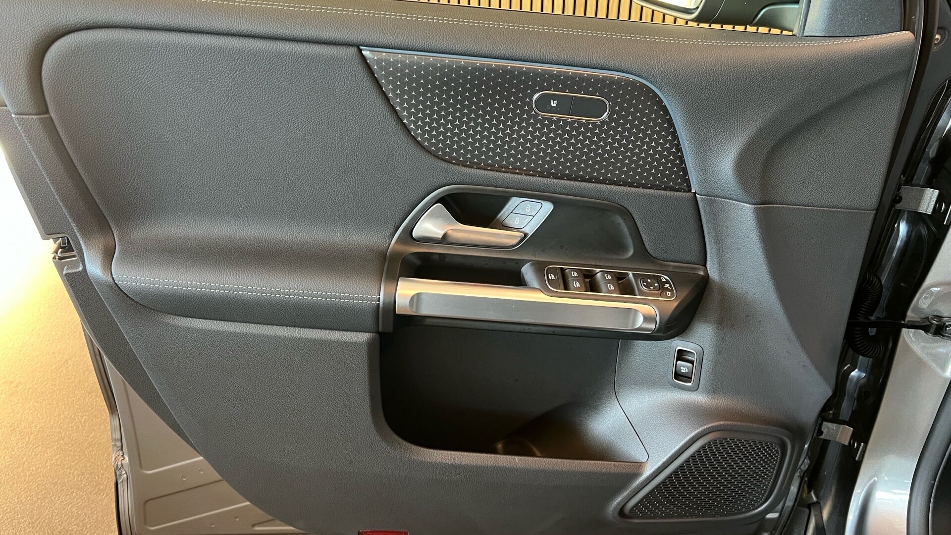 Billede af Mercedes-Benz EQB 250+ EL Progressive 7 pers. 190HK 5d Aut.