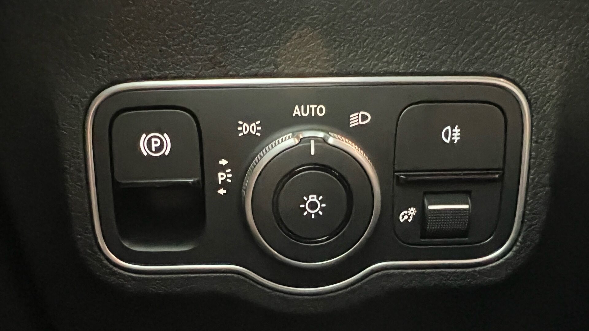 Billede af Mercedes-Benz EQB 250+ EL Progressive 7 pers. 190HK 5d Aut.