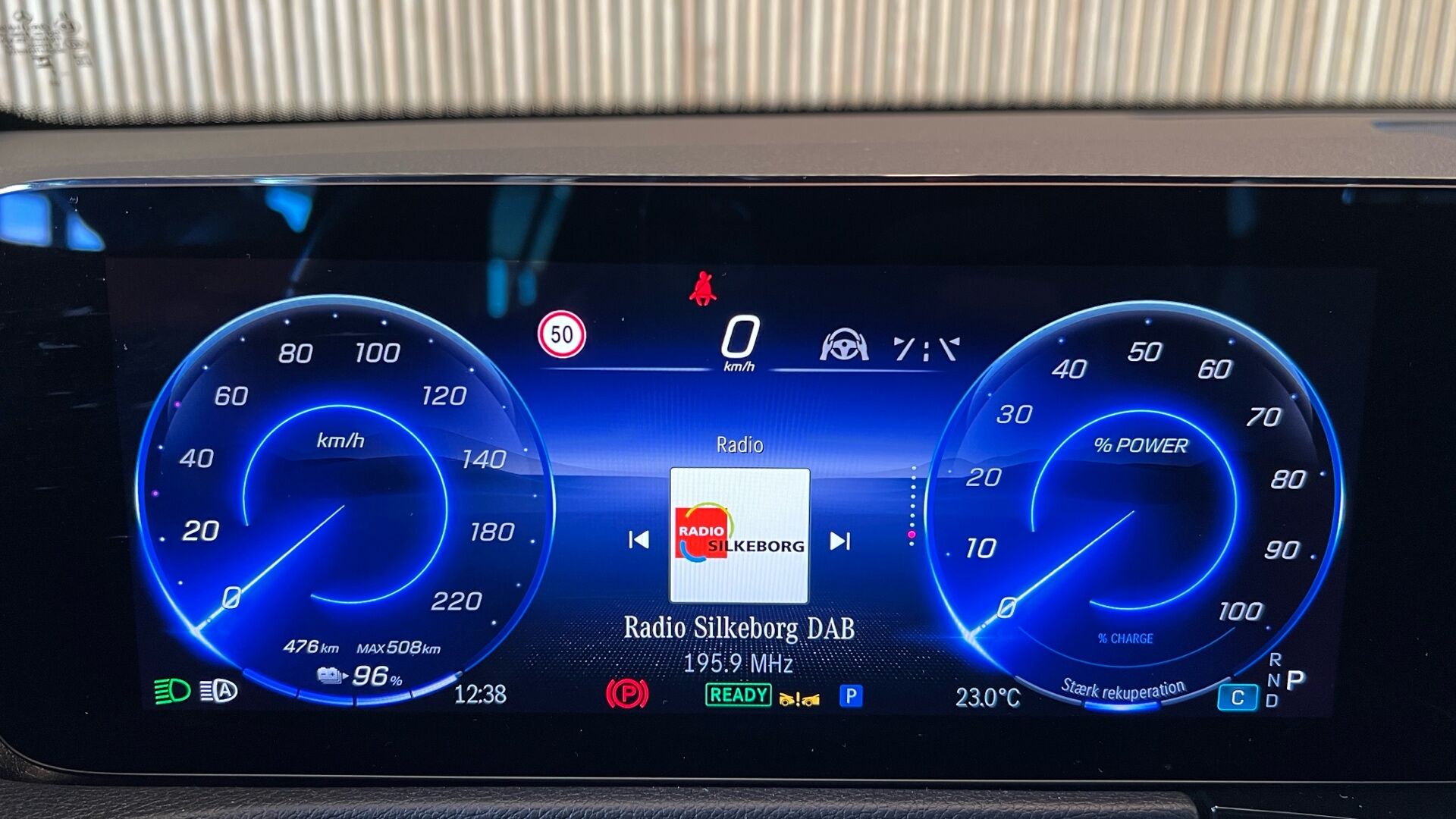 Billede af Mercedes-Benz EQB 250+ EL Progressive 7 pers. 190HK 5d Aut.
