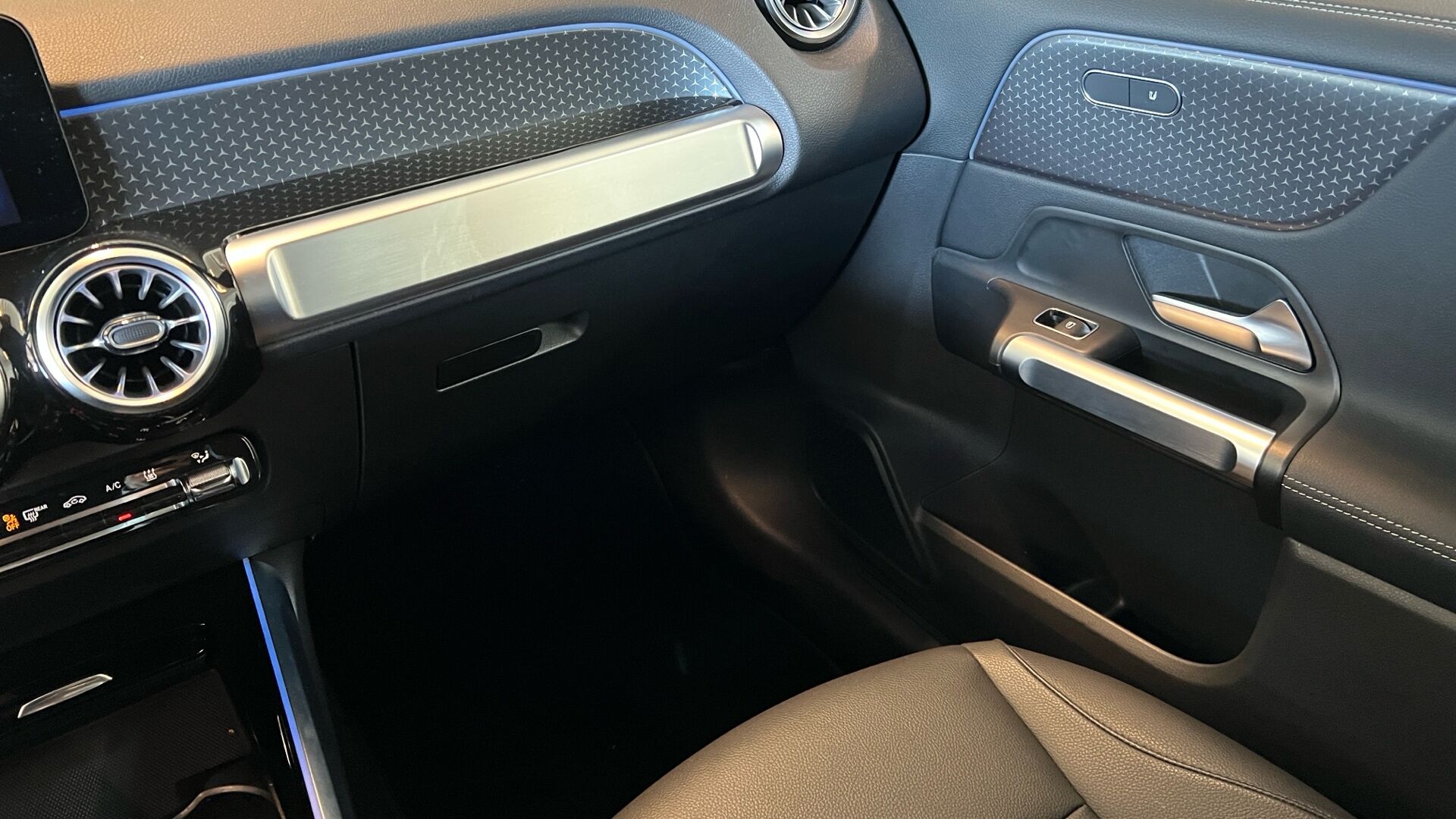 Billede af Mercedes-Benz EQB 250+ EL Progressive 7 pers. 190HK 5d Aut.