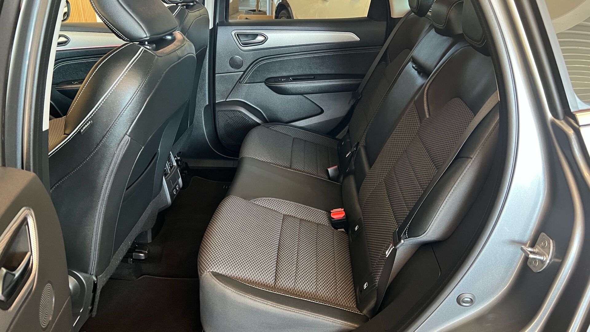 Billede af Renault Arkana 1,6 E-TECH  Hybrid Intens 145HK 5d Aut.