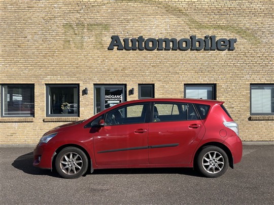 Toyota Verso 7 pers. 2,0 D-4D DPF T2 Skyview 124HK 6g