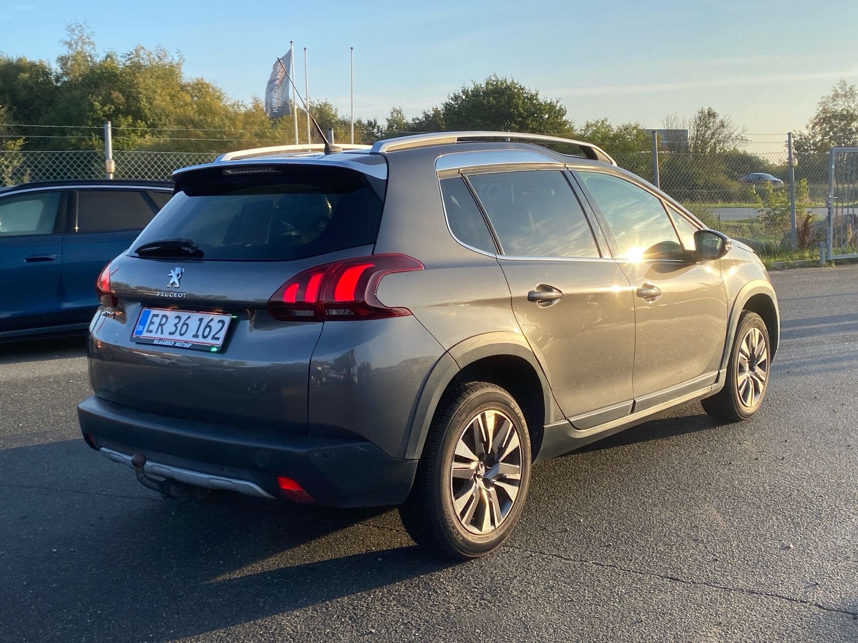 Billede af Peugeot 2008 1,2 e-THP Desire Sky 110HK 5d