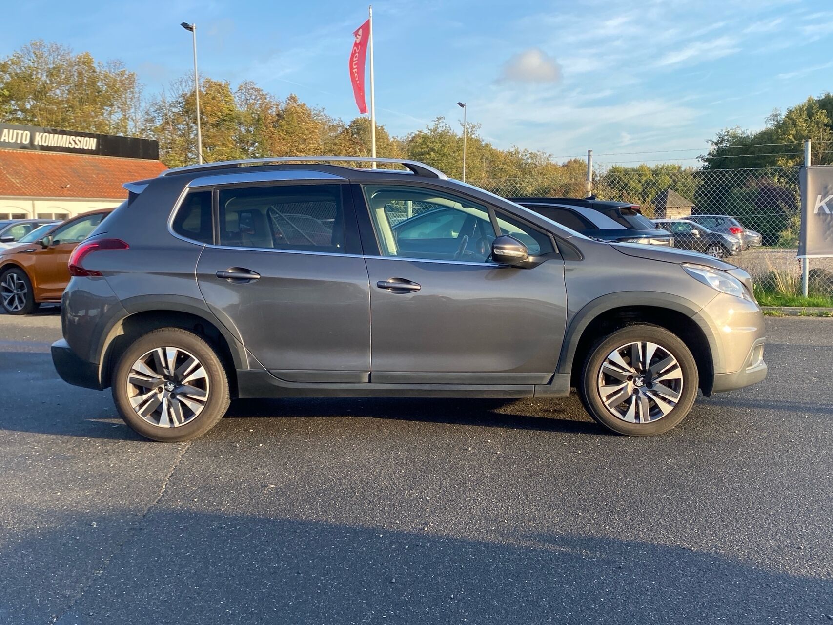 Billede af Peugeot 2008 1,2 e-THP Desire Sky 110HK 5d