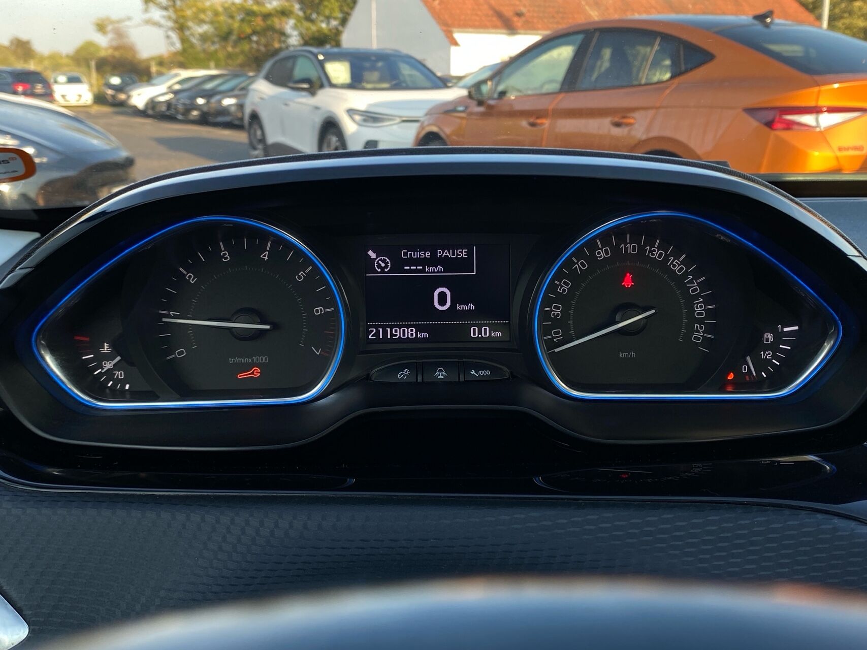 Billede af Peugeot 2008 1,2 e-THP Desire Sky 110HK 5d
