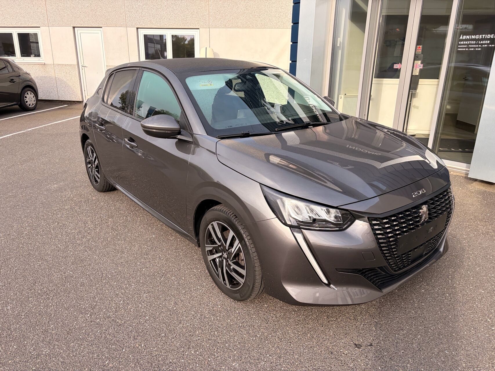 Billede af Peugeot 208 1,2 PureTech Allure Sky EAT8 100HK 5d 8g Aut.