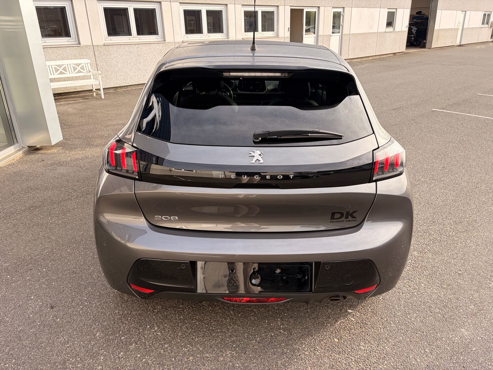 Billede af Peugeot 208 1,2 PureTech Allure Sky EAT8 100HK 5d 8g Aut.