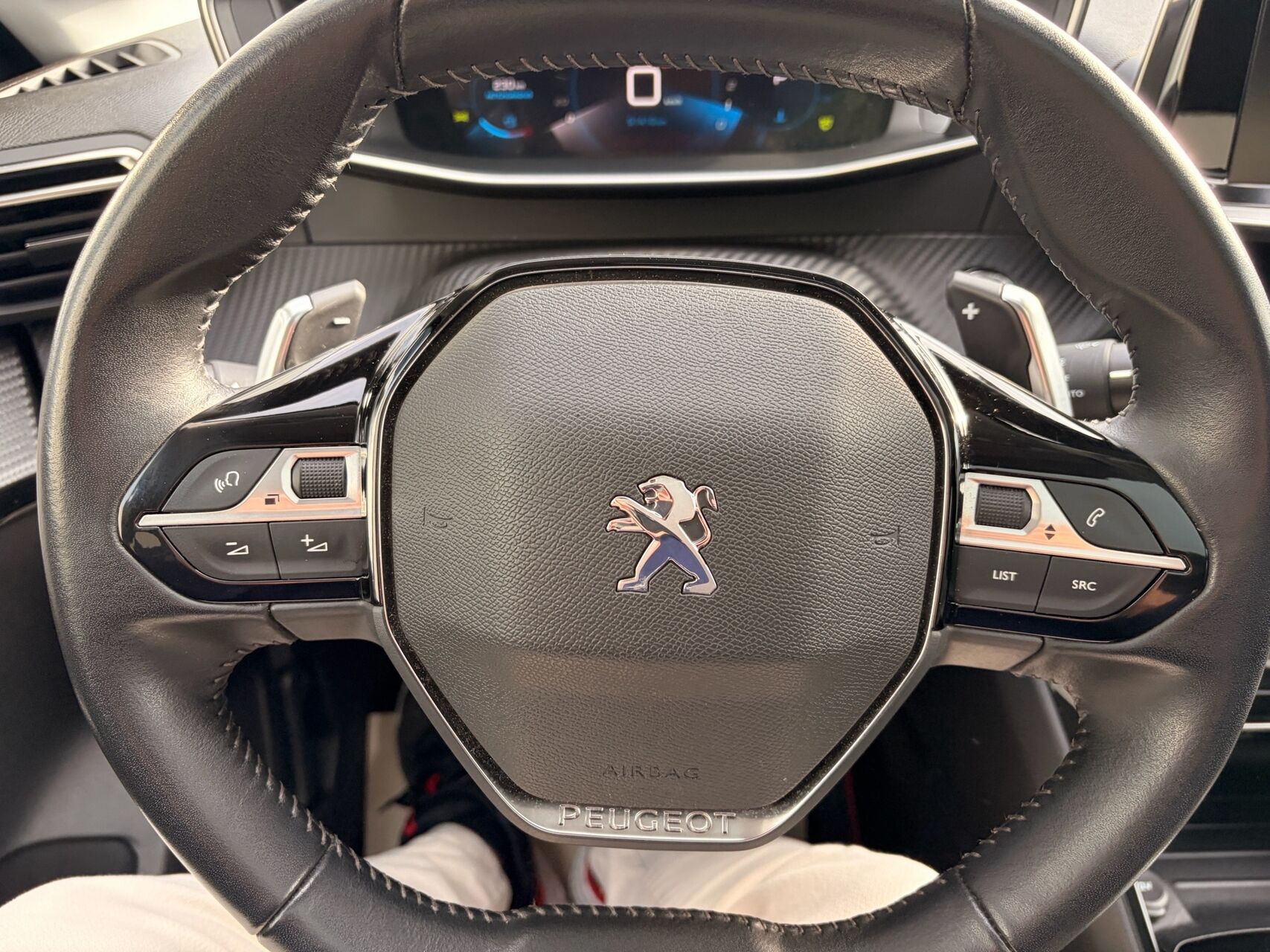 Billede af Peugeot 208 1,2 PureTech Allure Sky EAT8 100HK 5d 8g Aut.