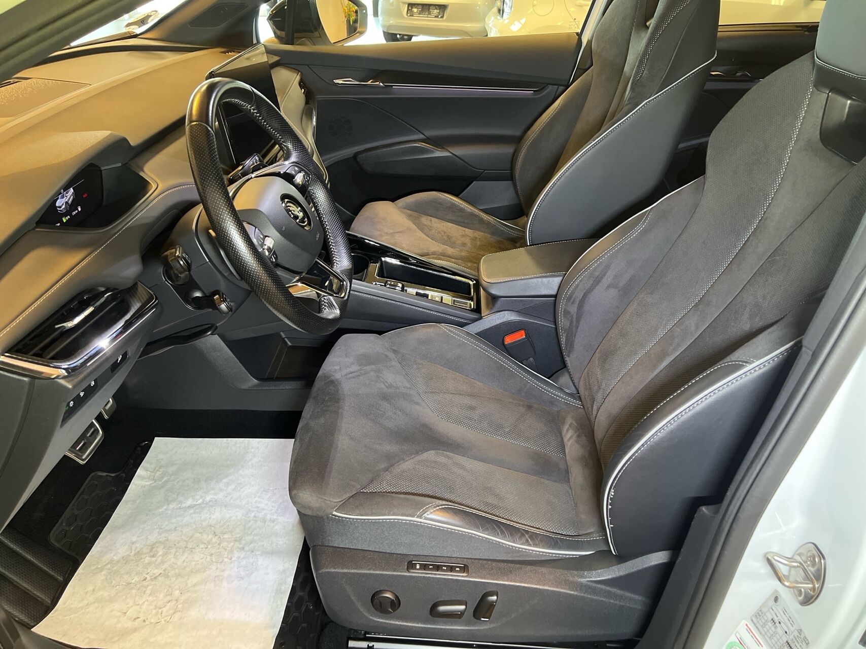 Billede af Skoda Enyaq 80X iV Sportline 4x4 265HK 5d Aut.