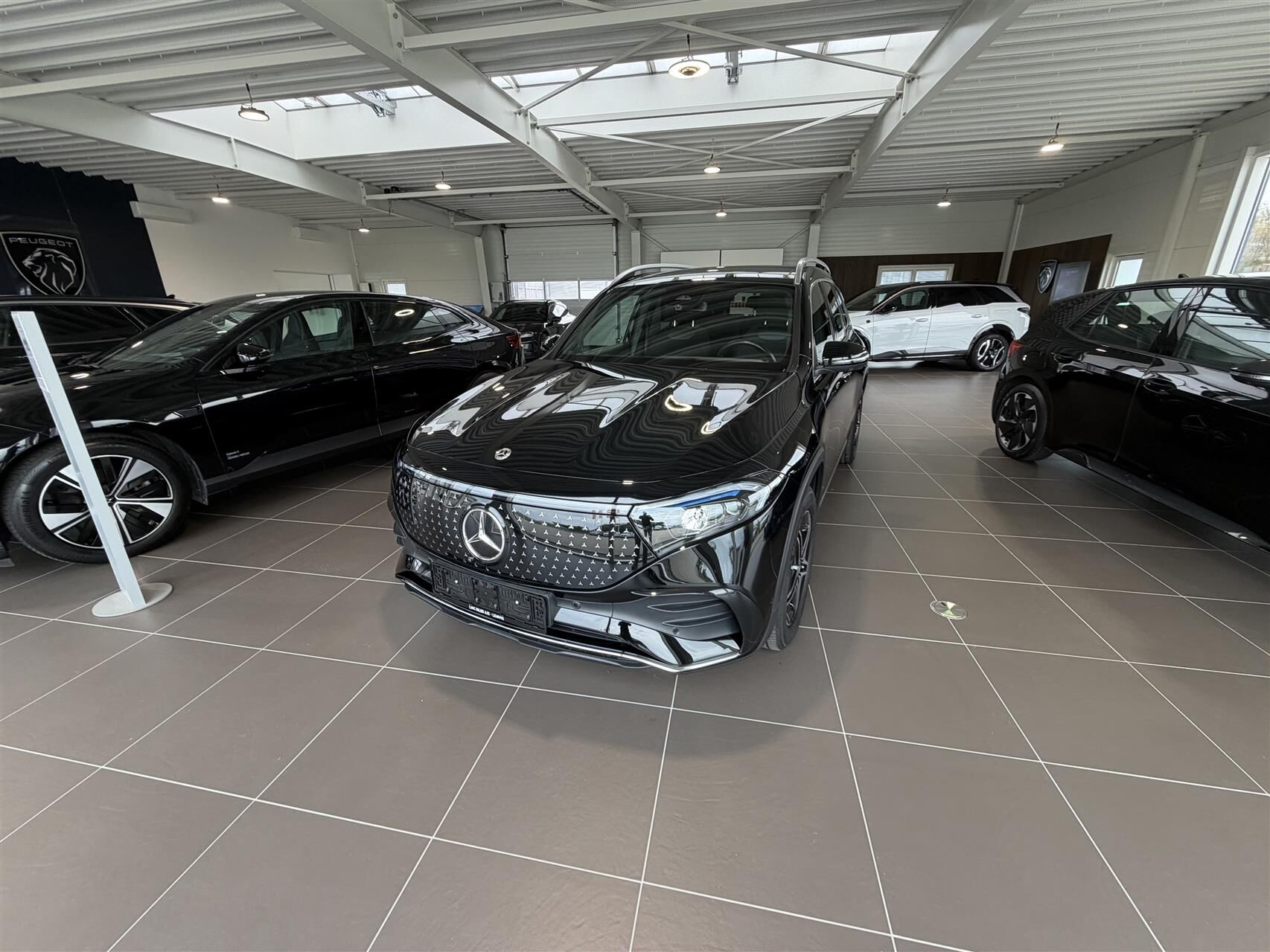 Billede af Mercedes-Benz EQB 250+ EL AMG Premium 190HK 5d Aut.