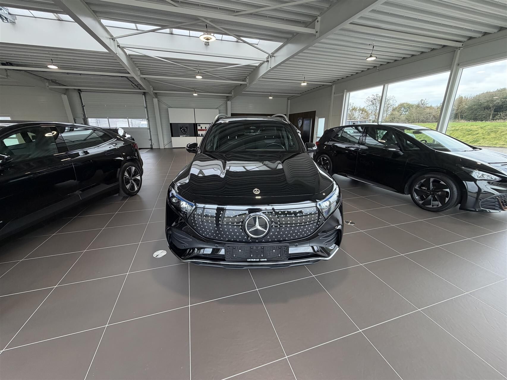 Billede af Mercedes-Benz EQB 250+ EL AMG Premium 190HK 5d Aut.