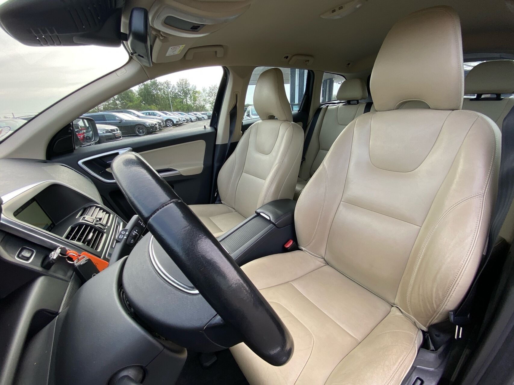 Billede af Volvo XC60 2,4 D5 Momentum AWD 220HK 5d 6g Aut.