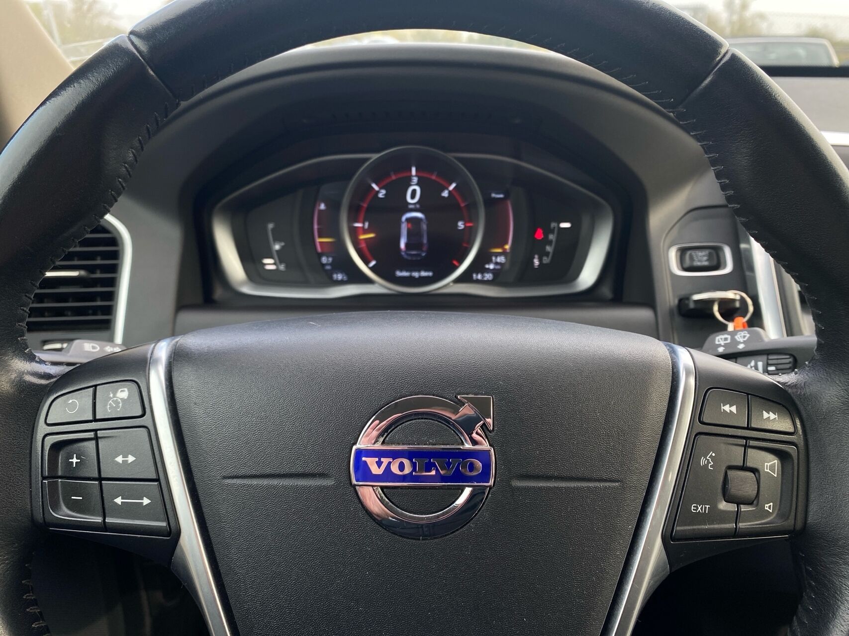 Billede af Volvo XC60 2,4 D5 Momentum AWD 220HK 5d 6g Aut.