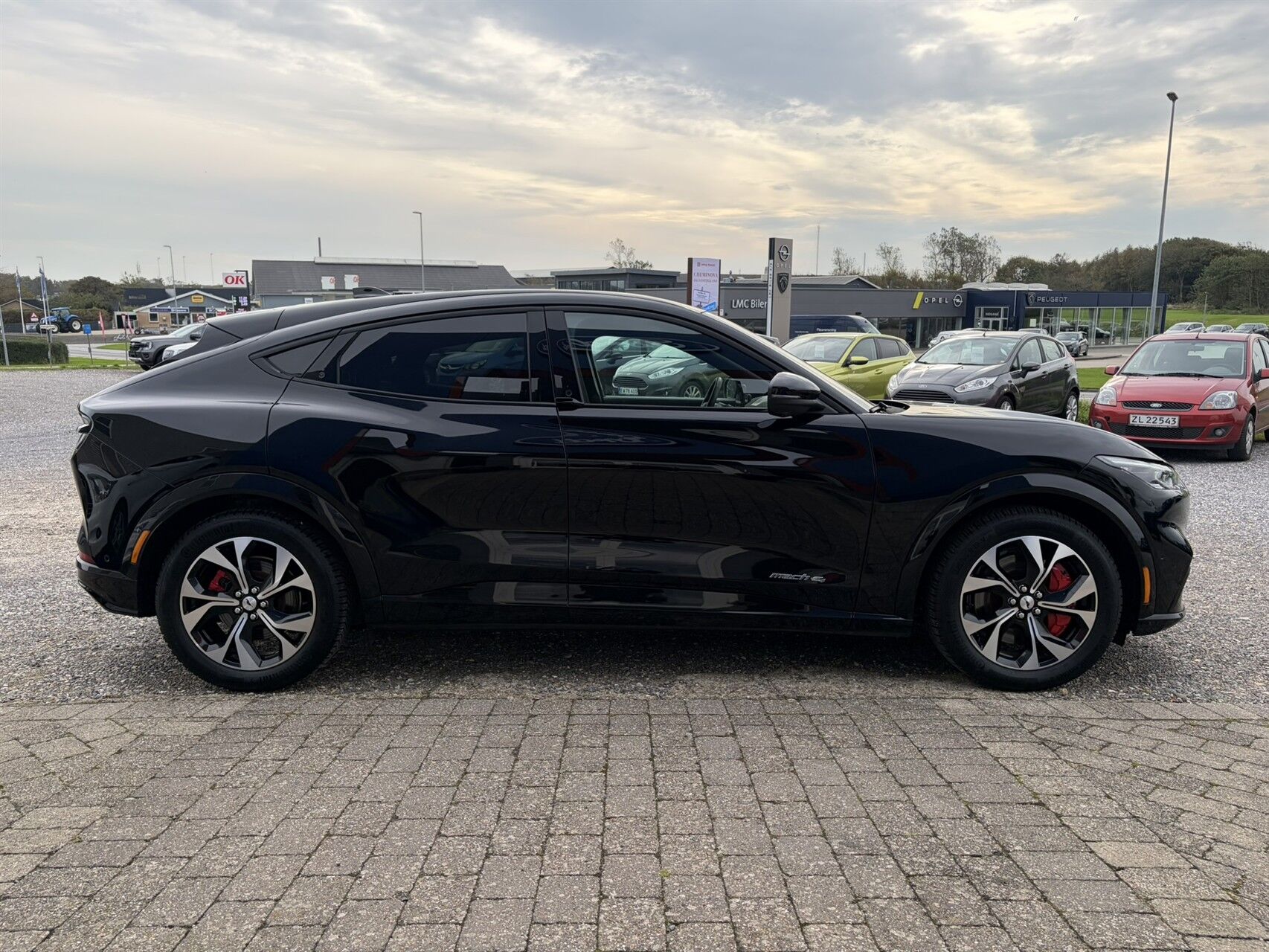 Billede af Ford Mustang Mach-E EL SR Premium AWD 269HK 5d Aut.