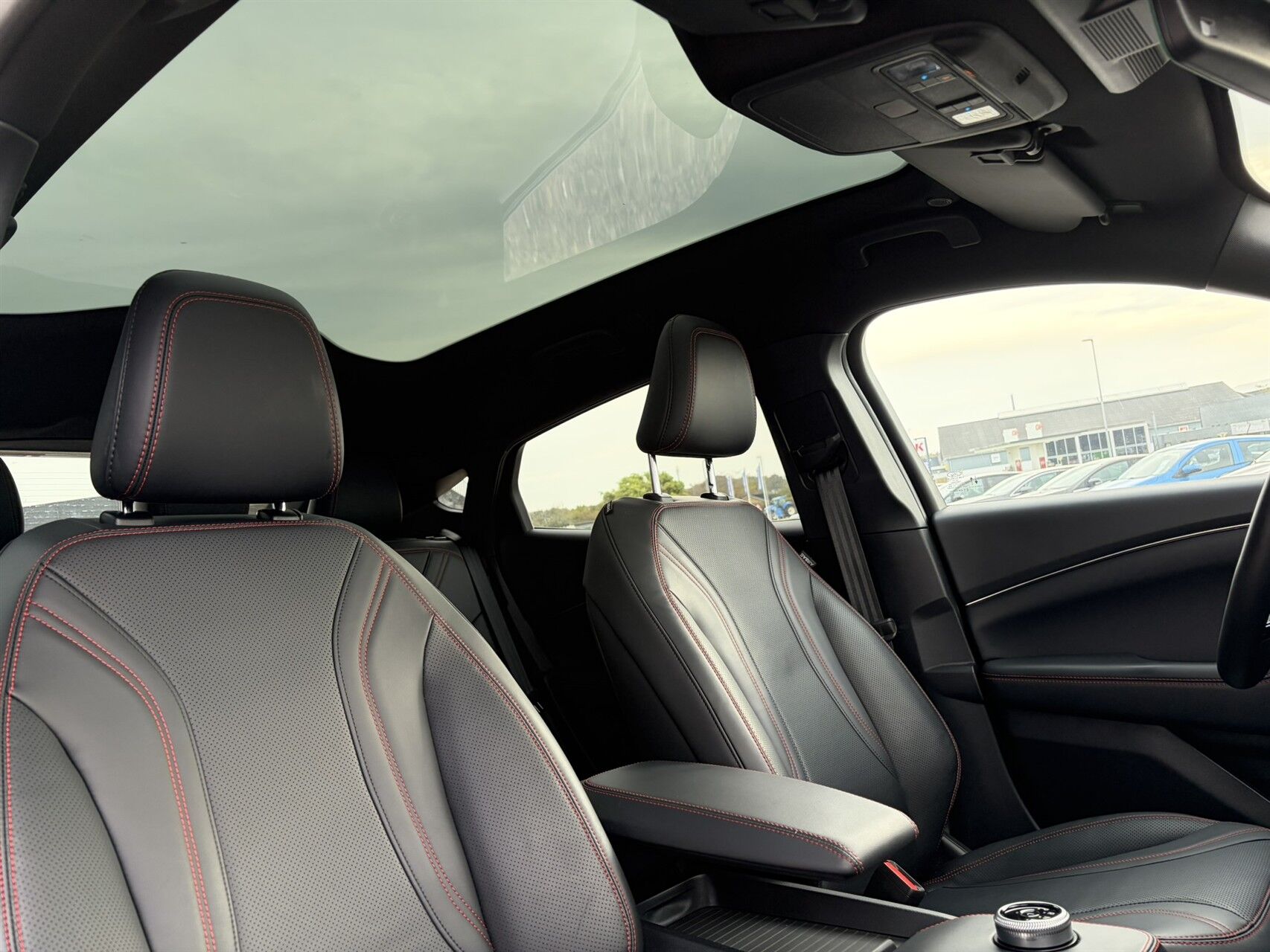 Billede af Ford Mustang Mach-E EL SR Premium AWD 269HK 5d Aut.