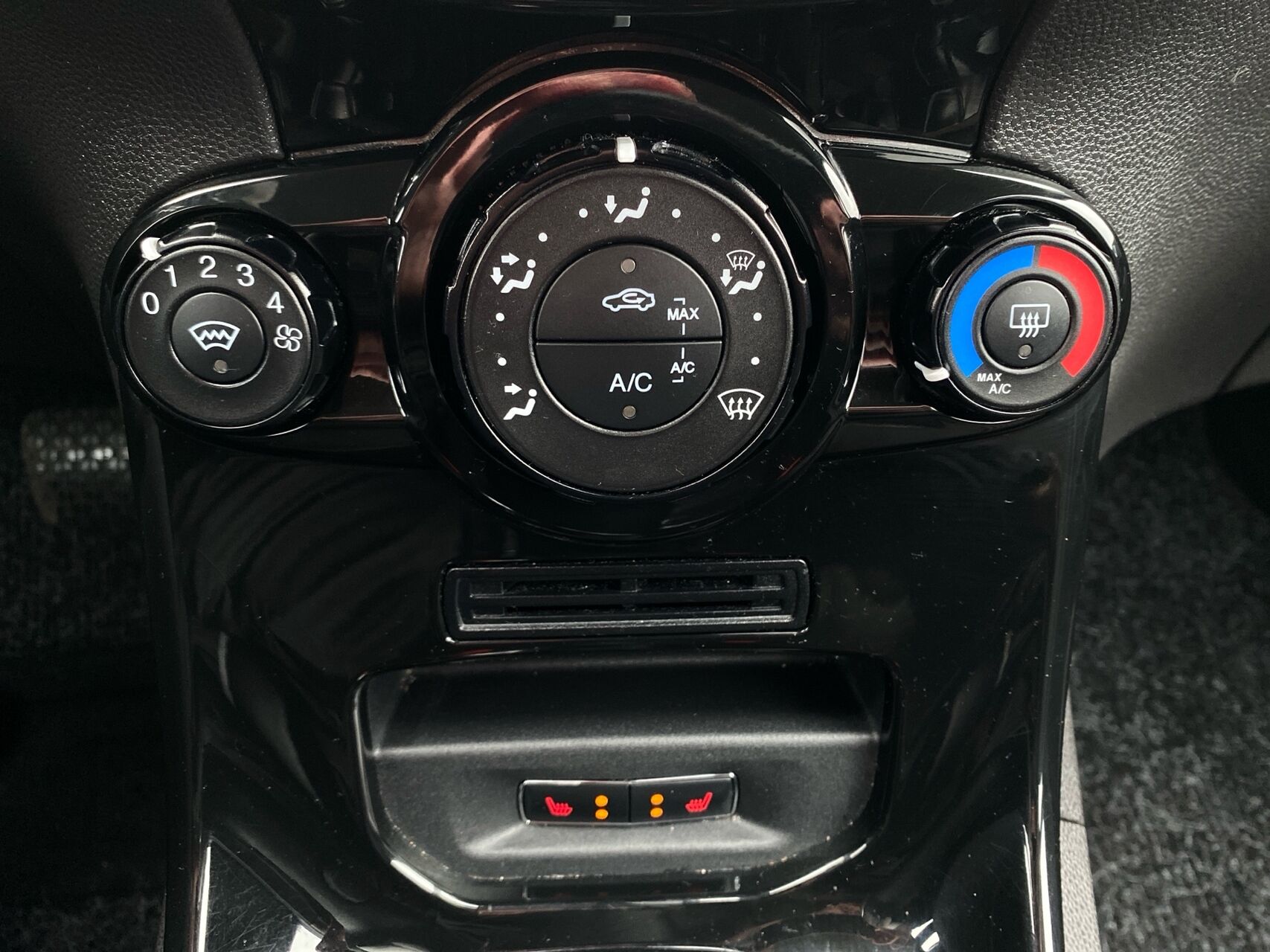 Billede af Ford Fiesta 1,0 EcoBoost Titanium 100HK 5d 6g Aut.