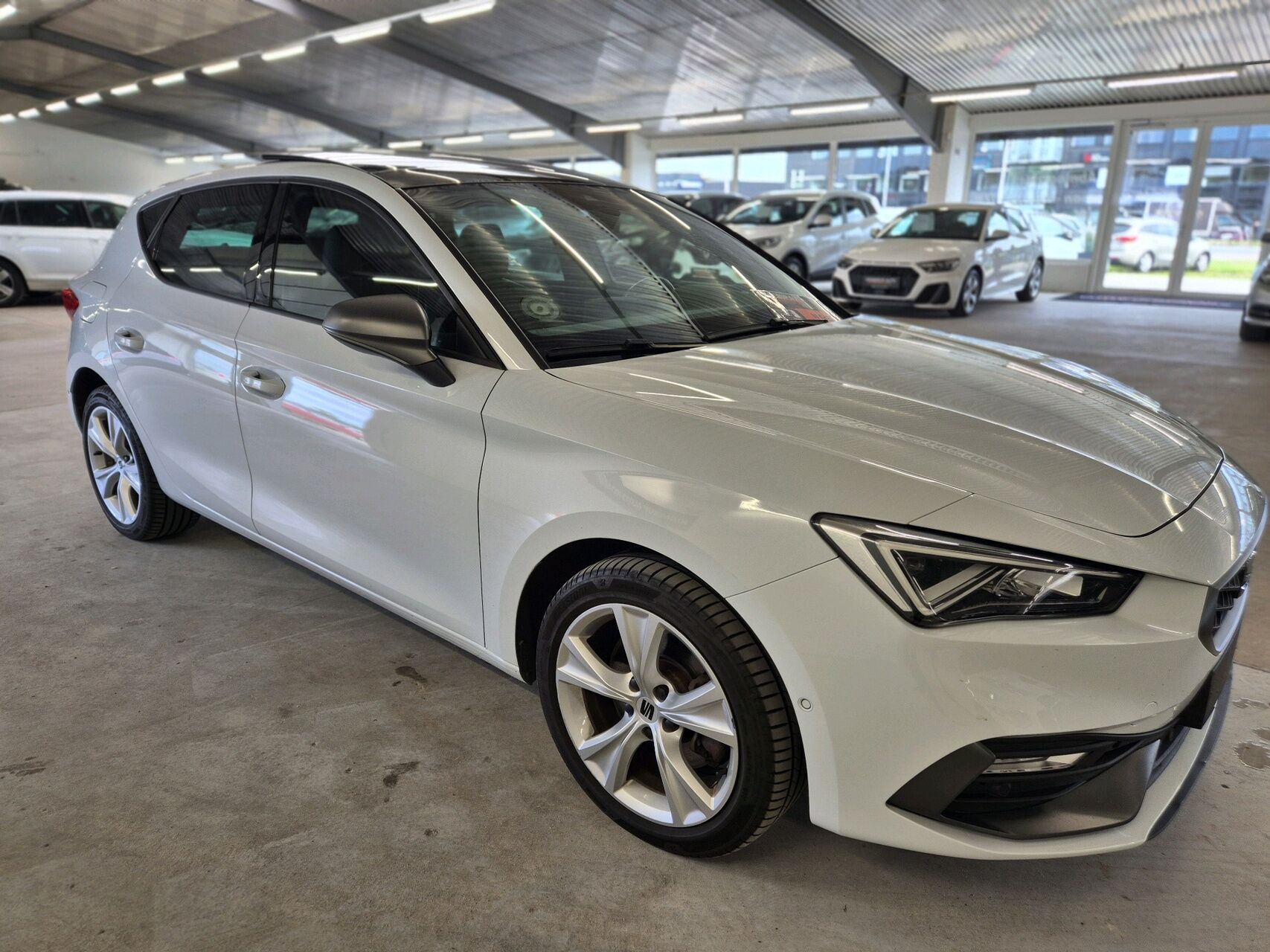 Billede af Seat Leon 1,4 e-Hybrid FR DSG 204HK 5d 6g Aut.