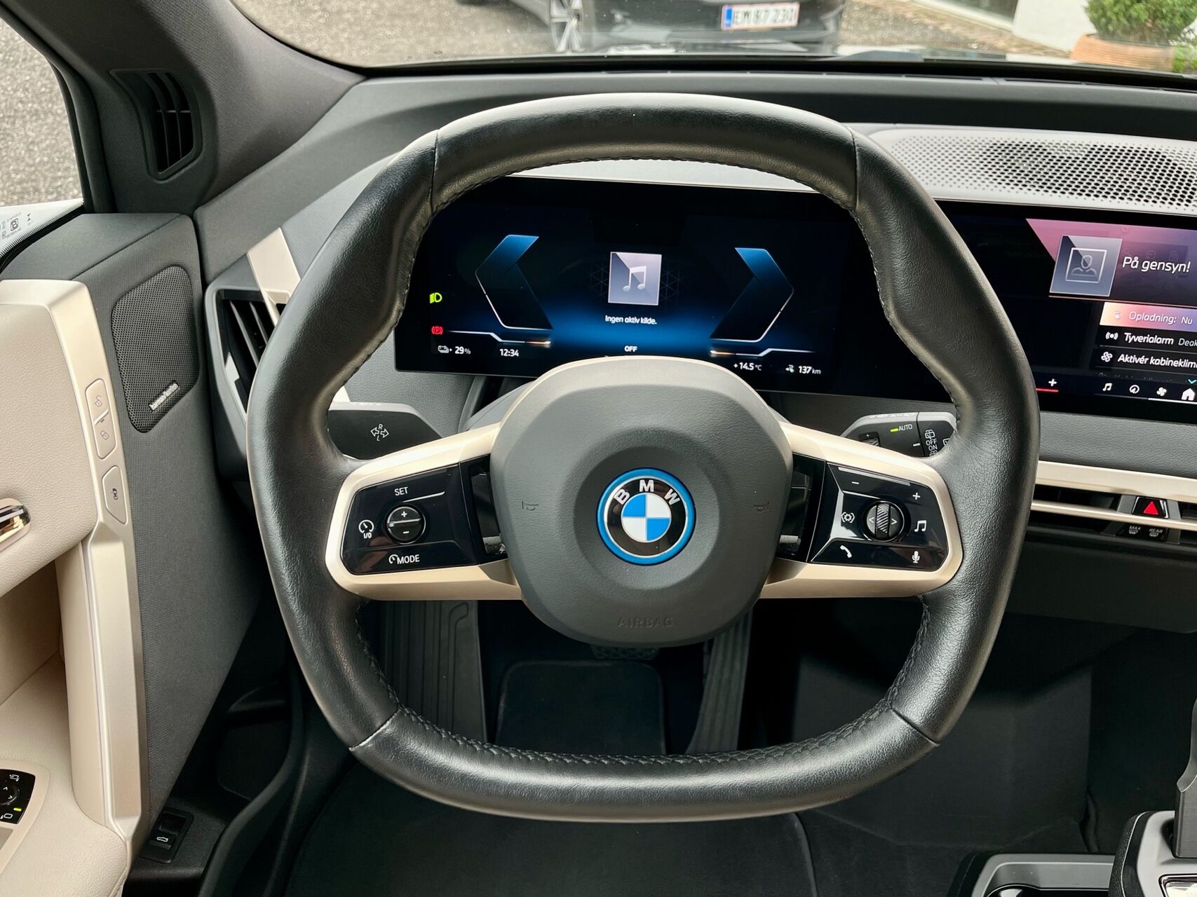 Billede af BMW iX 50 EL Fully Charged XDrive 523HK 5d Aut.