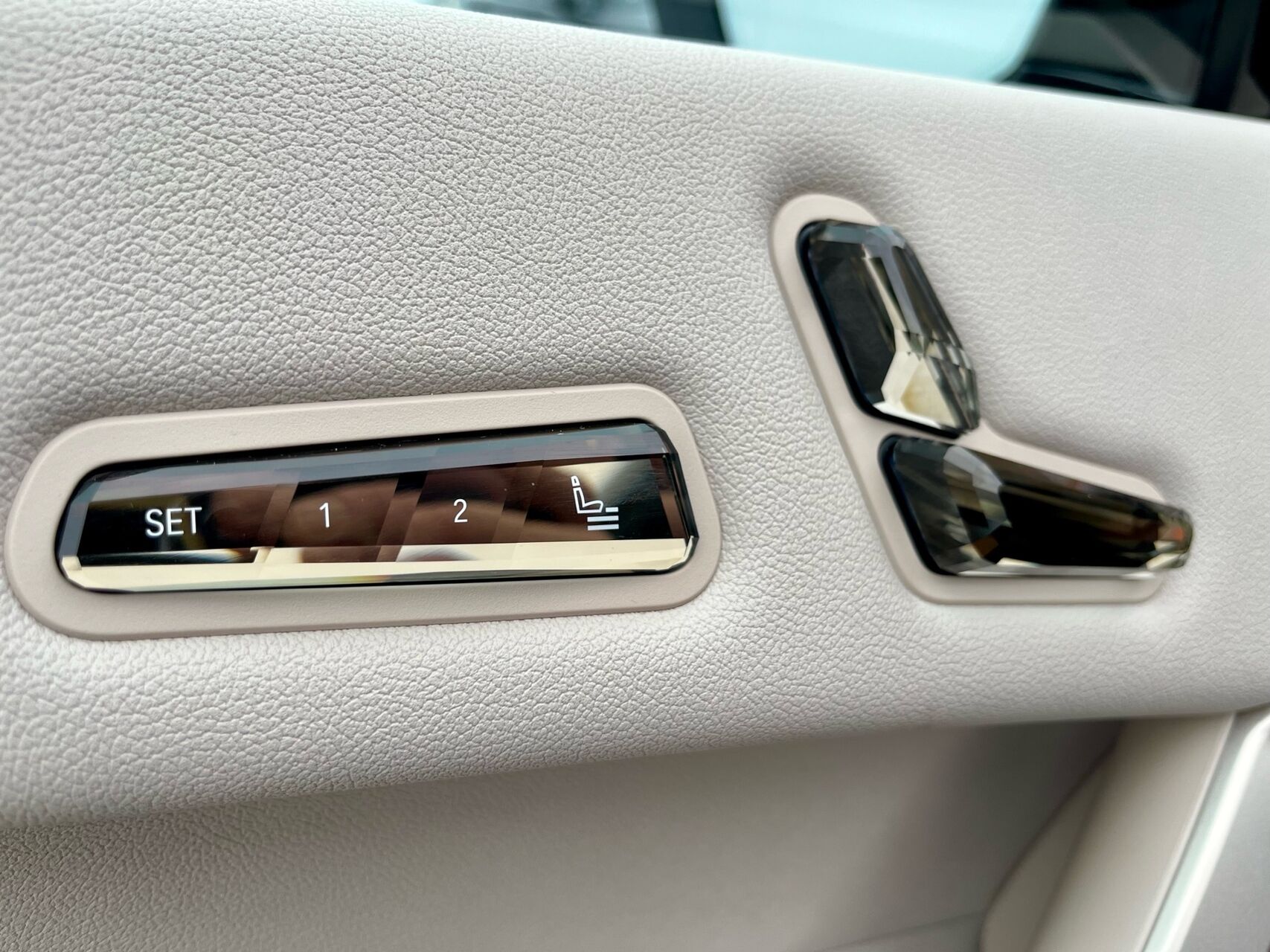Billede af BMW iX 50 EL Fully Charged XDrive 523HK 5d Aut.