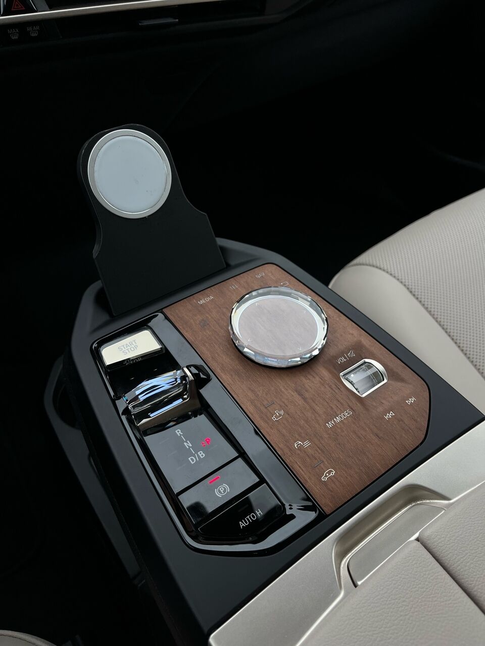 Billede af BMW iX 50 EL Fully Charged XDrive 523HK 5d Aut.