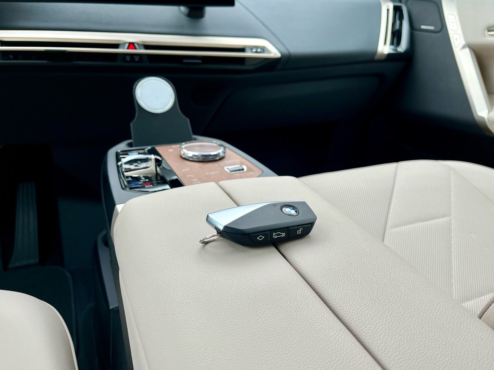Billede af BMW iX 50 EL Fully Charged XDrive 523HK 5d Aut.