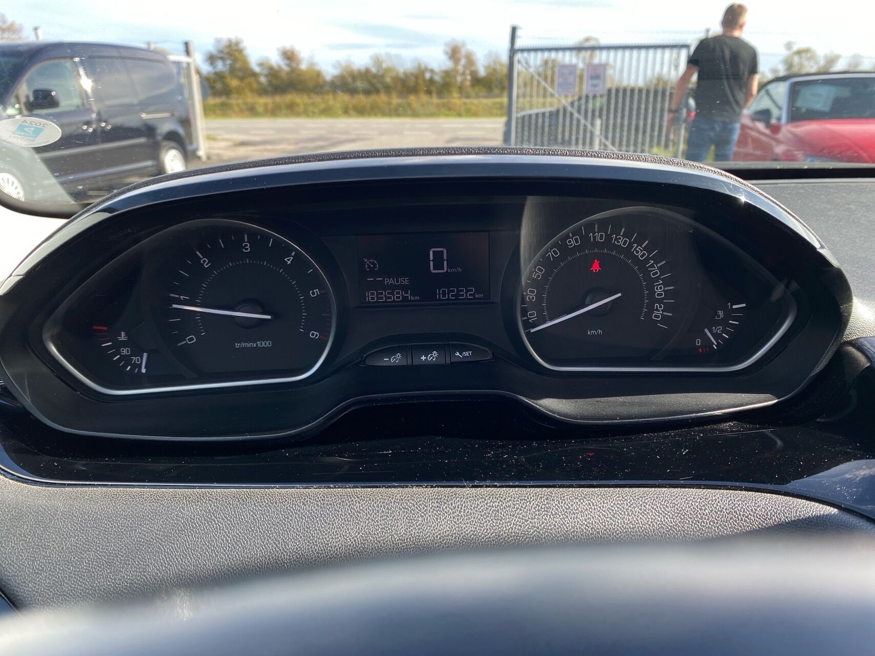 Billede af Peugeot 208 1,6 BlueHDi Chili Sky 100HK 5d