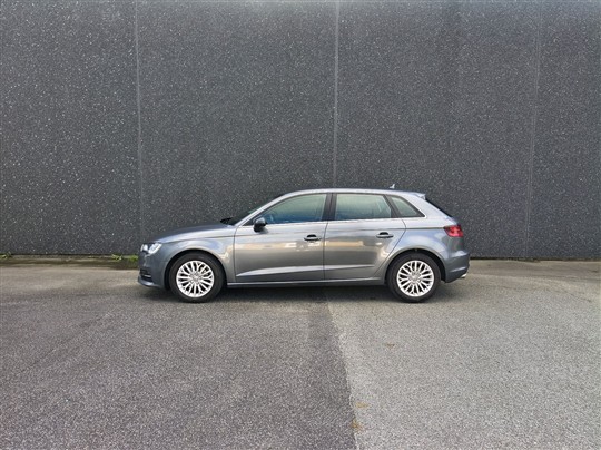 Audi A3 Sportback 2,0 TDI DPF Ambiente S Tronic 150HK 5d Aut.