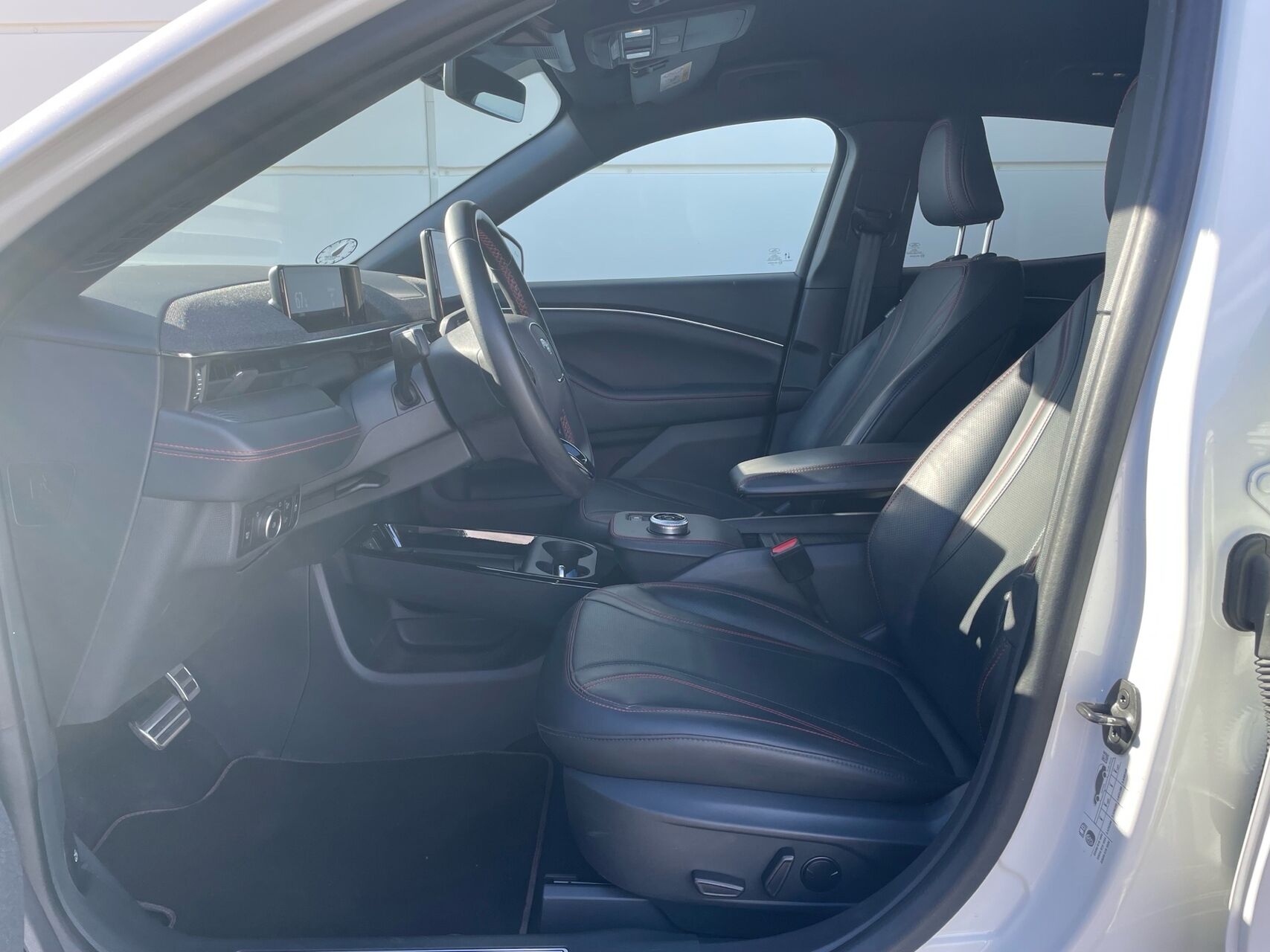 Billede af Ford Mustang Mach-E EL UR Premium 294HK 5d Aut.