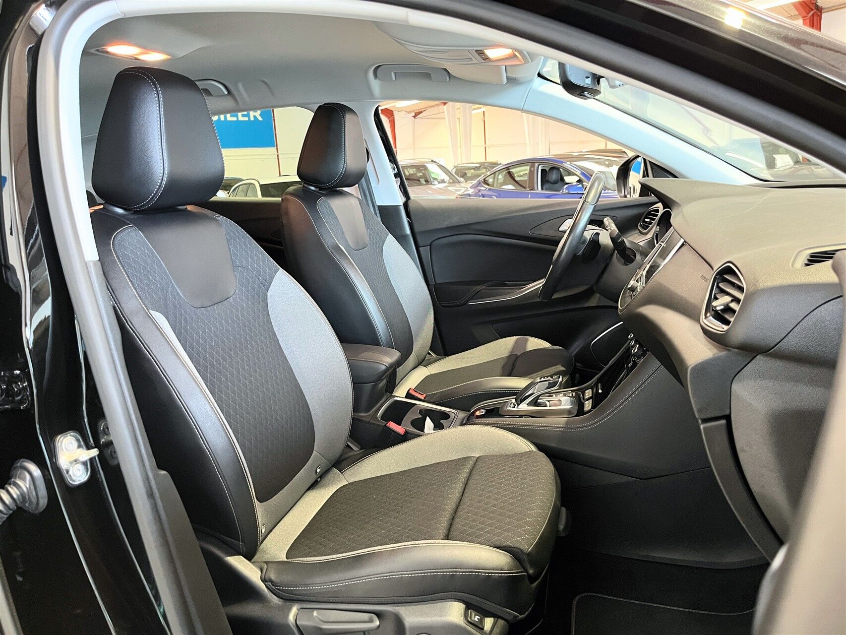 Billede af Opel Grandland X 1,6 PHEV  Plugin-hybrid Cosmo Prestige Pack 225HK 5d 8g Aut.