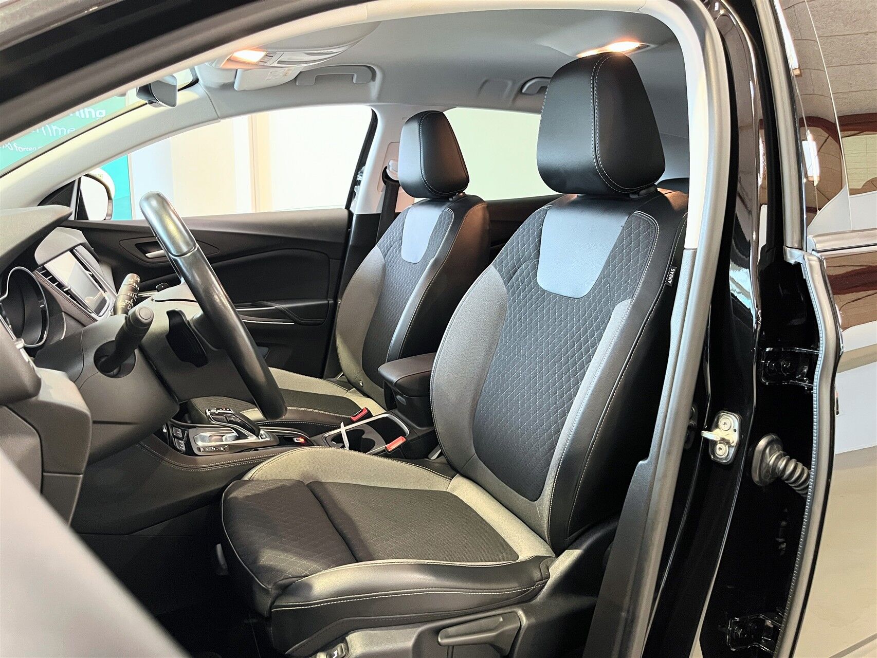 Billede af Opel Grandland X 1,6 PHEV  Plugin-hybrid Cosmo Prestige Pack 225HK 5d 8g Aut.
