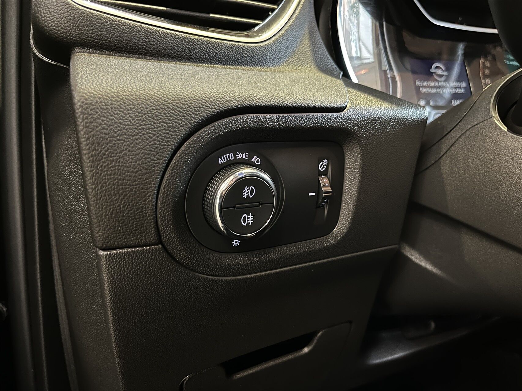 Billede af Opel Grandland X 1,6 PHEV  Plugin-hybrid Cosmo Prestige Pack 225HK 5d 8g Aut.