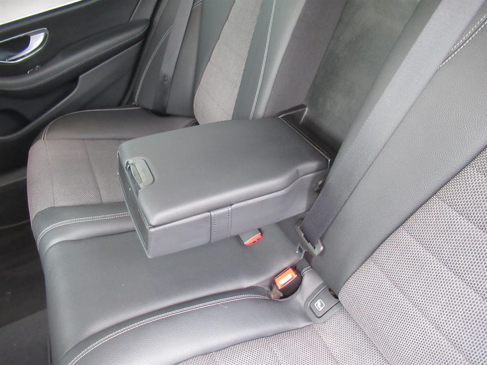 Billede af Mercedes-Benz E220 d 2,0 D Avantgarde 9G-Tronic 194HK Aut.