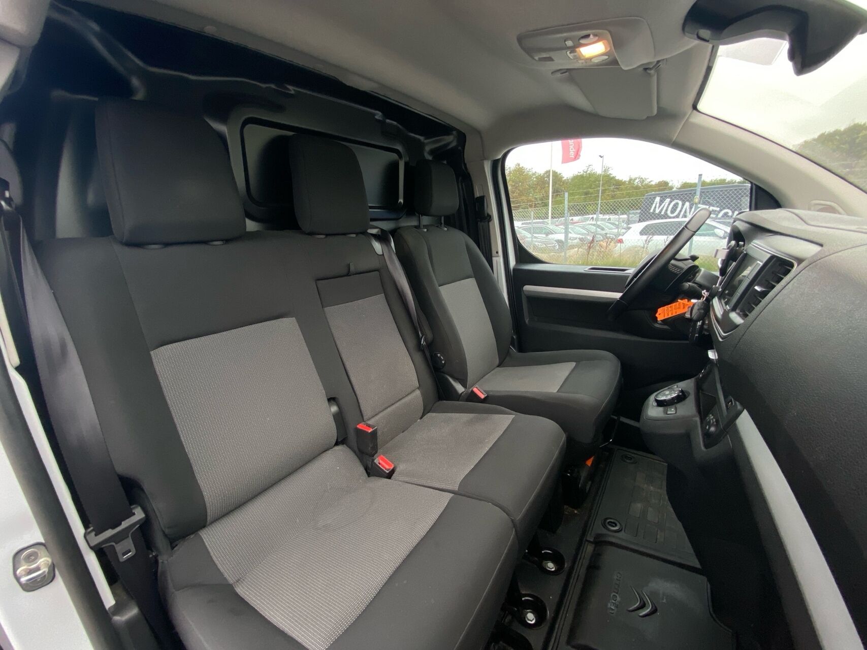 Billede af Citroën Jumpy L3 2,0 Blue HDi Masterline EAT8 145HK Van 8g Aut.